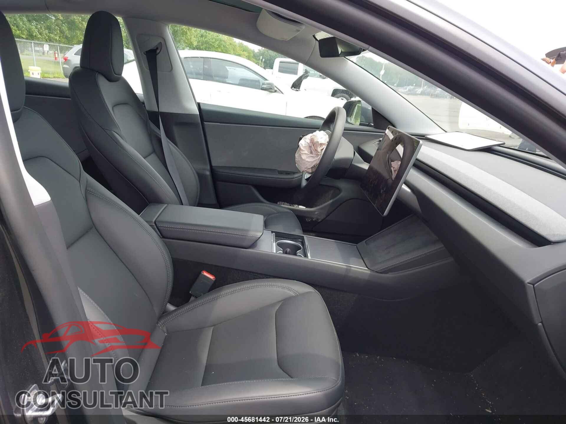 TESLA MODEL 3 2026 - 5YJ3E1EA3TF138675