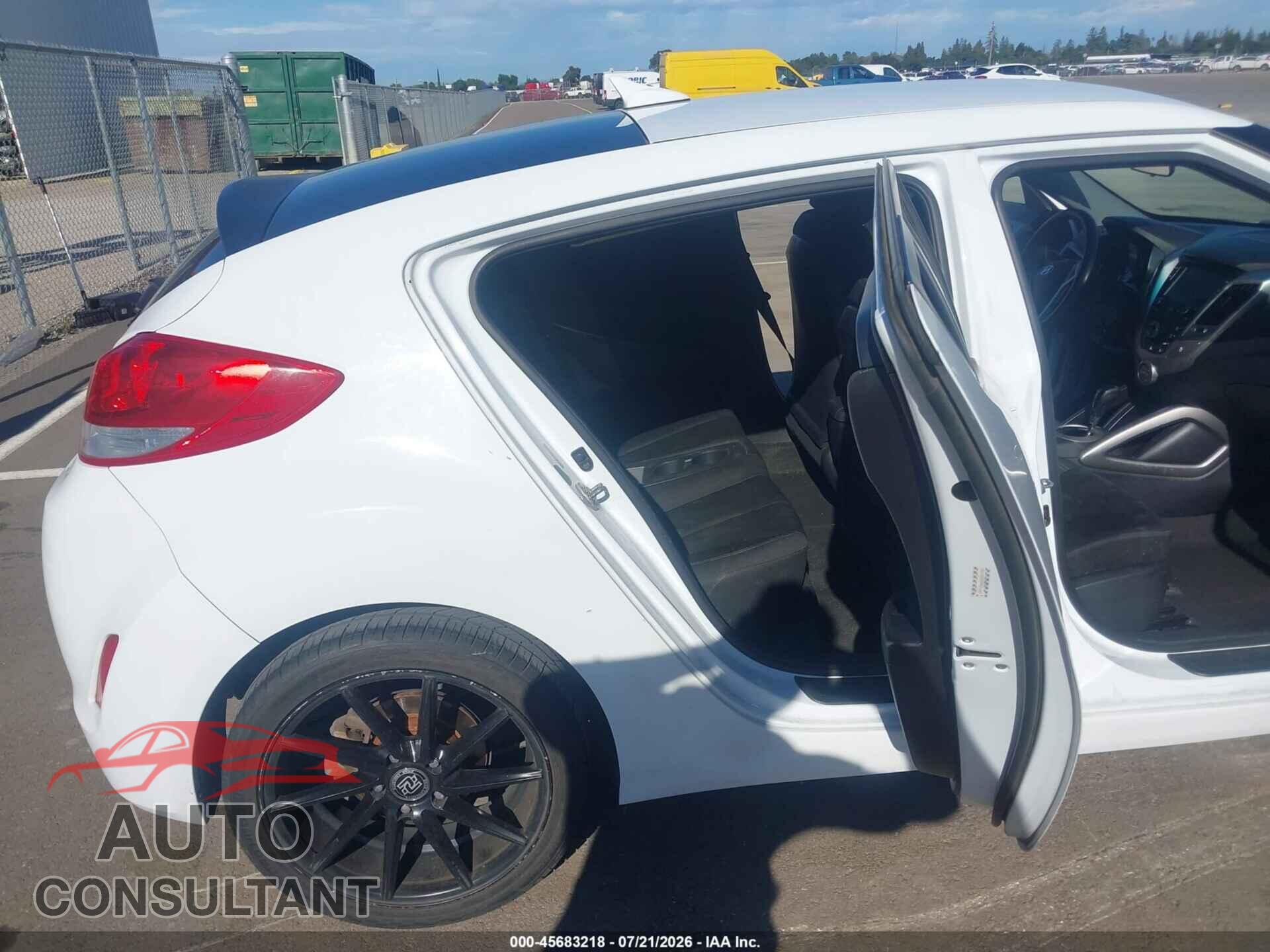 HYUNDAI VELOSTER 2017 - KMHTC6AD7HU305536