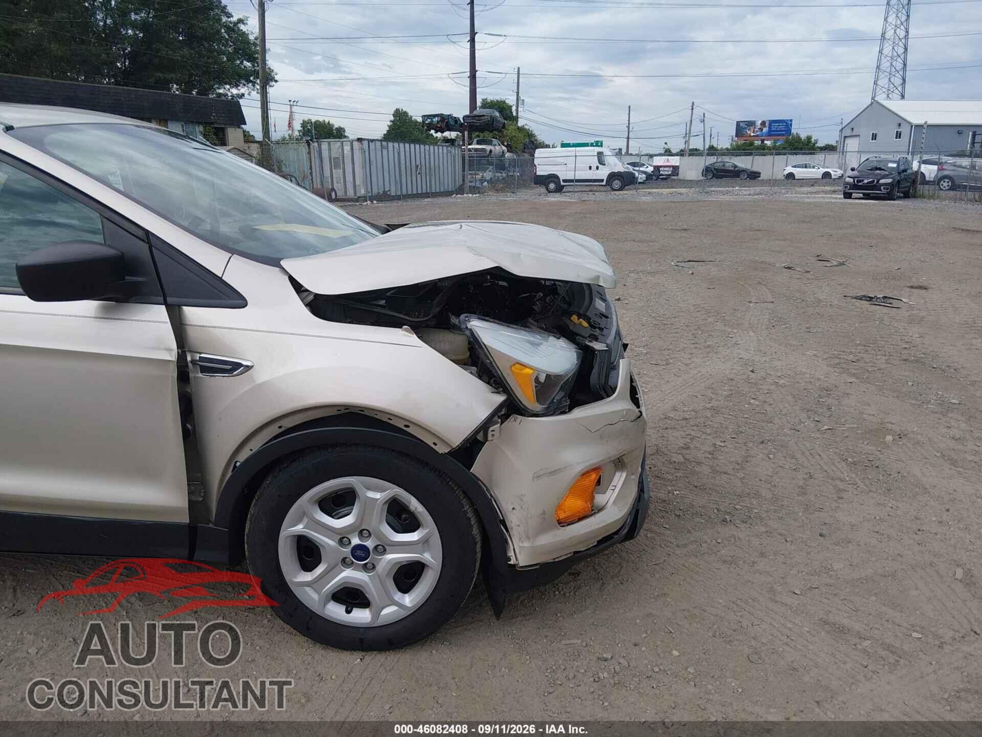 FORD ESCAPE 2017 - 1FMCU0F71HUB12117