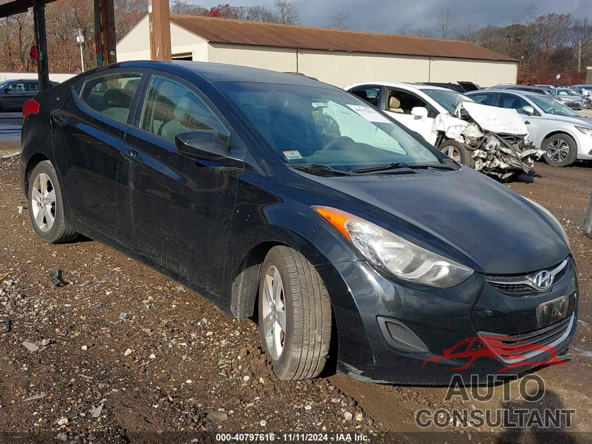 HYUNDAI ELANTRA 2011 - KMHDH4AE9BU131396