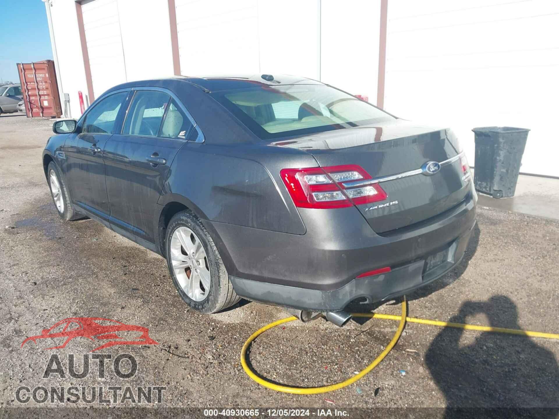 FORD TAURUS 2015 - 1FAHP2D88FG141138