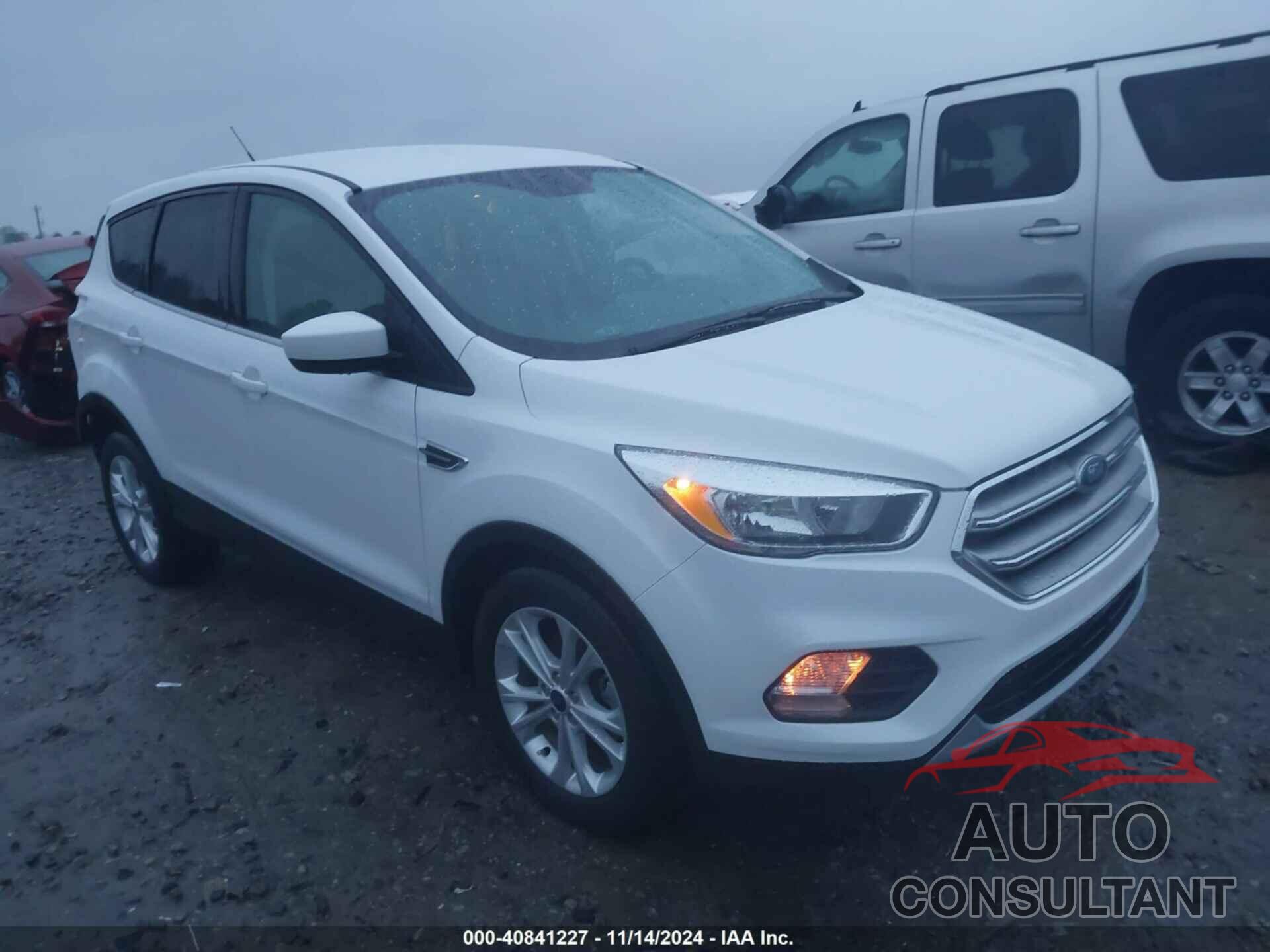 FORD ESCAPE 2017 - 1FMCU0GD6HUD34561