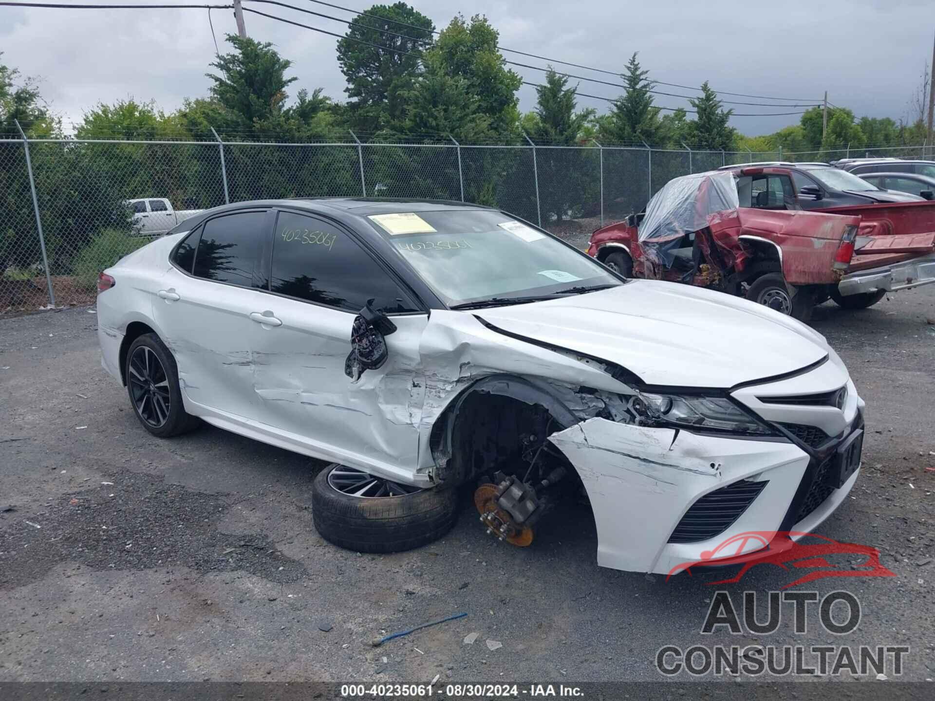 TOYOTA CAMRY 2018 - 4T1B61HK2JU016399