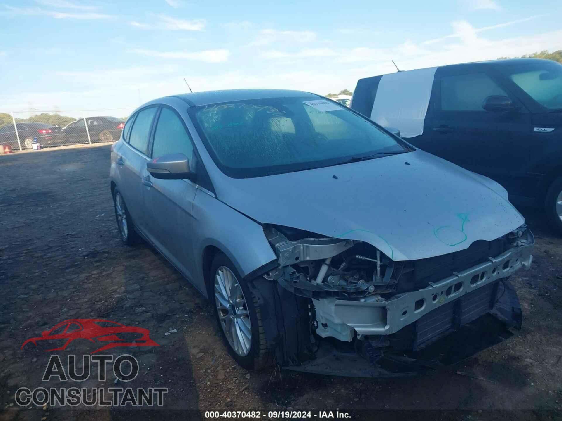 FORD FOCUS 2012 - 1FAHP3M28CL332630