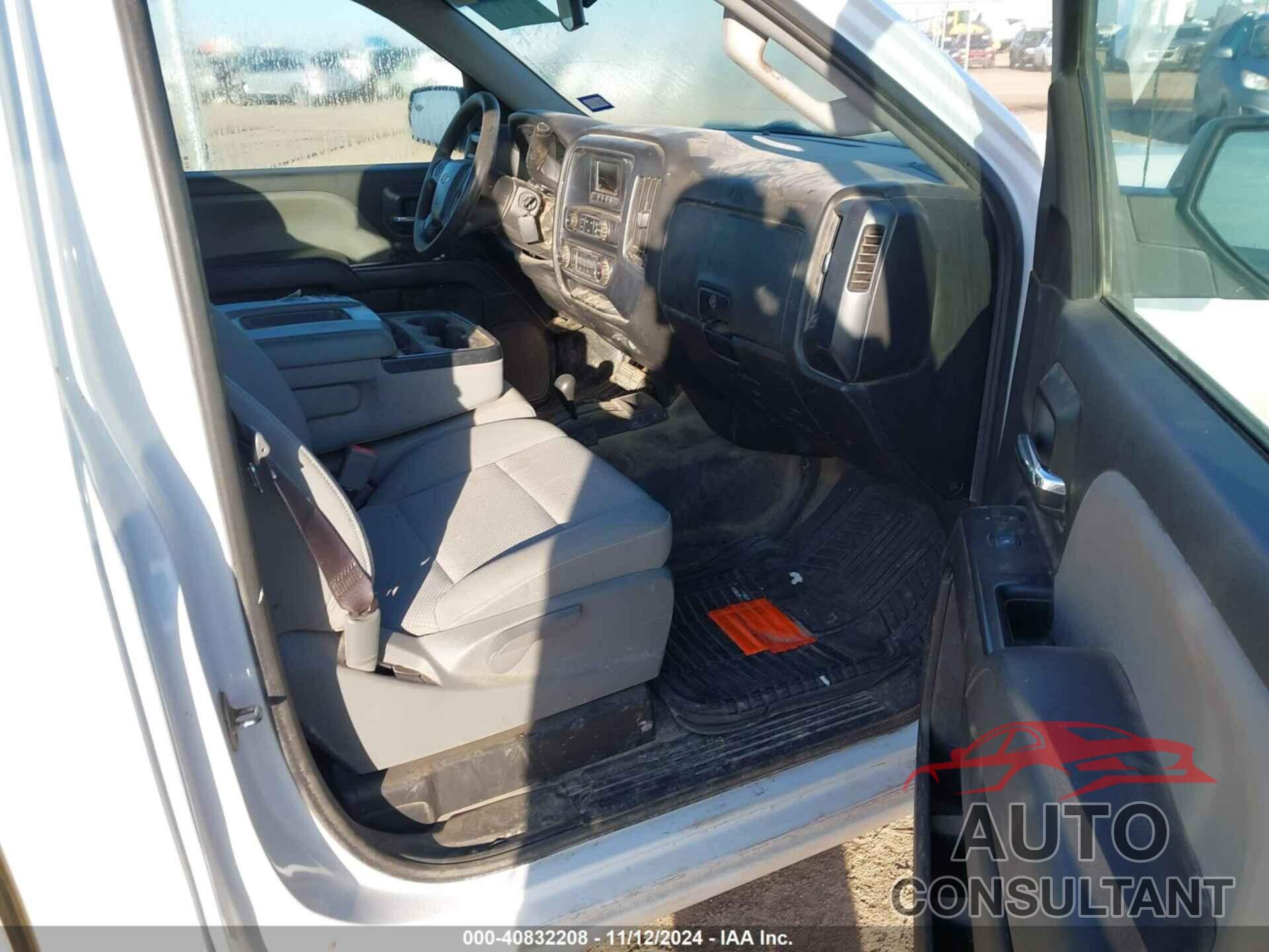 CHEVROLET SILVERADO 1500 2017 - 1GCNKNECXHZ315945