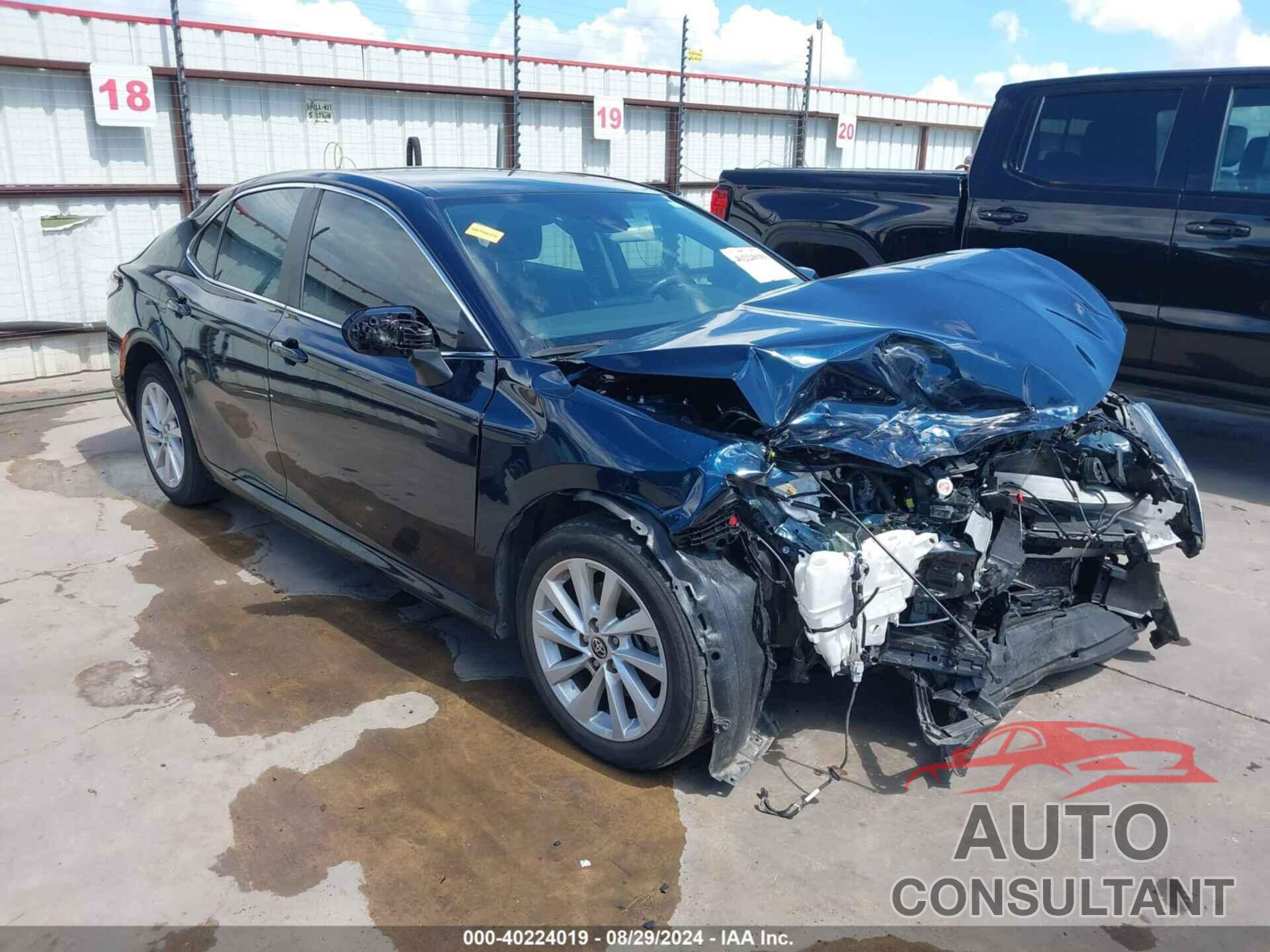 TOYOTA CAMRY 2021 - 4T1C11AK6MU612603