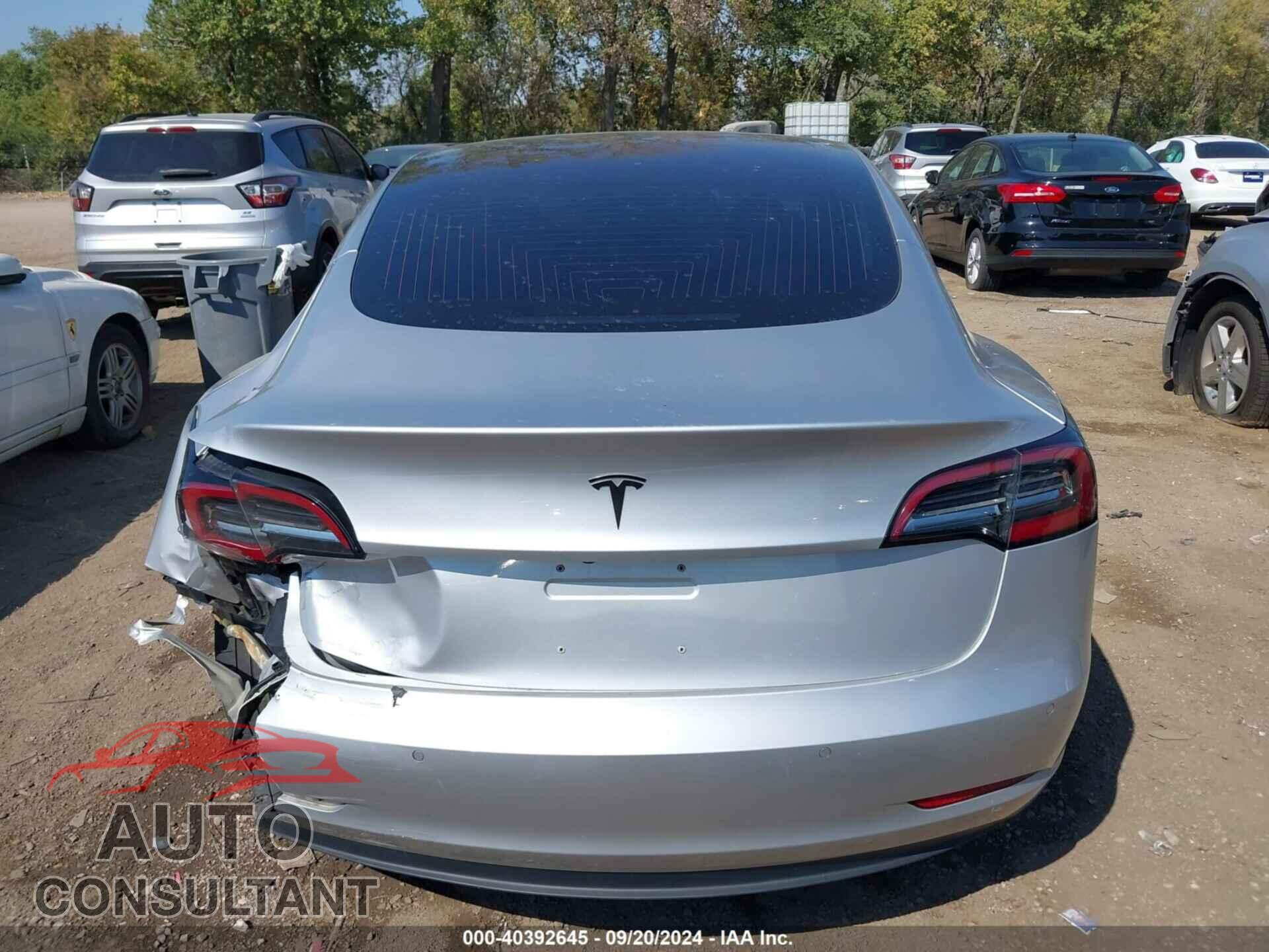 TESLA MODEL 3 2018 - 5YJ3E1EA8JF037547