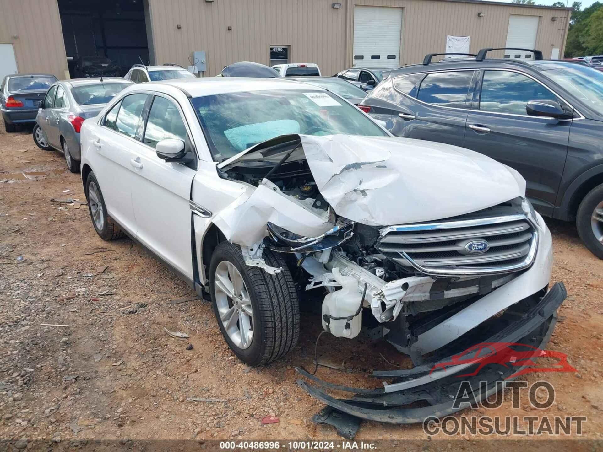 FORD TAURUS 2018 - 1FAHP2E87JG124810