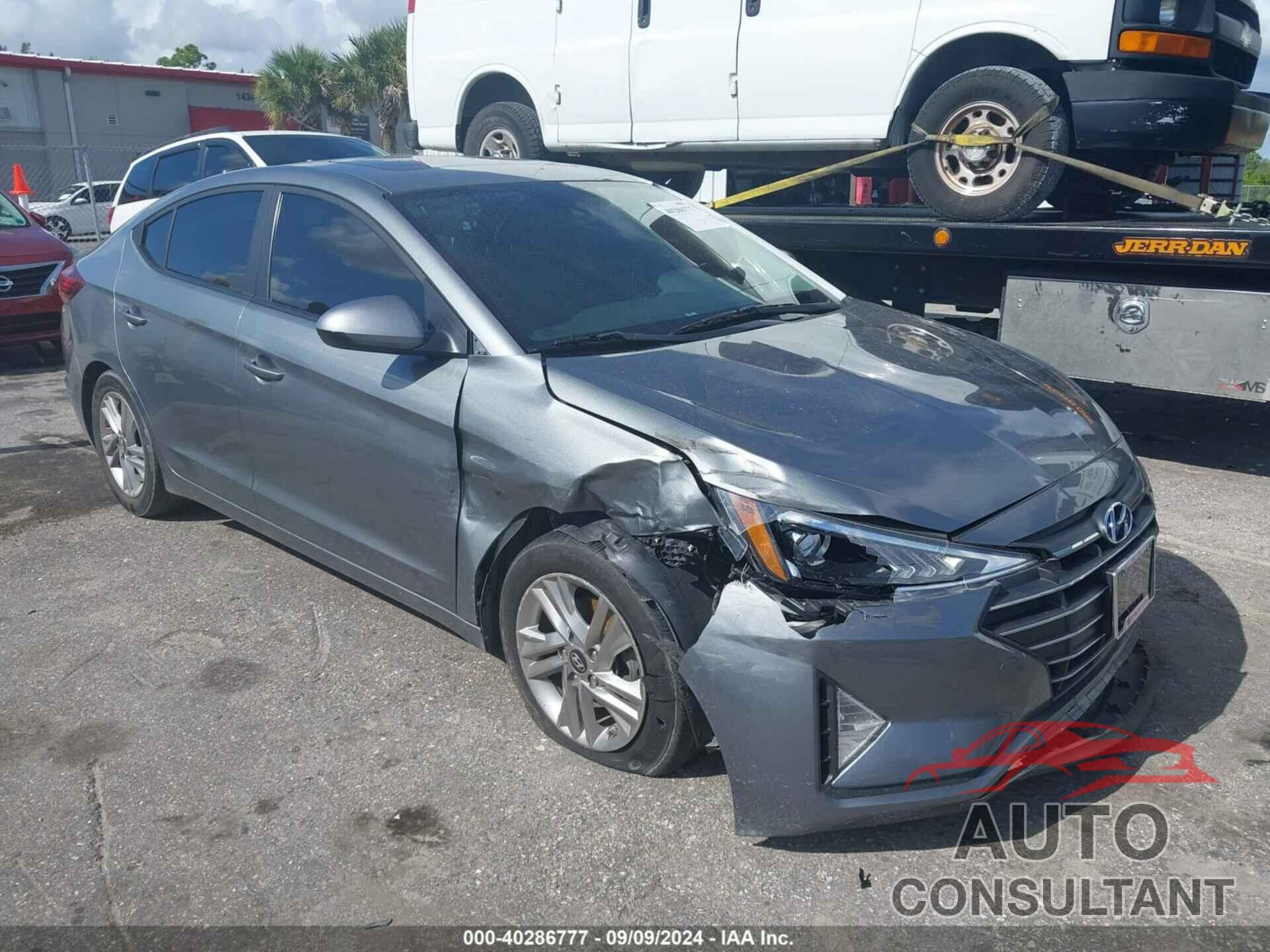 HYUNDAI ELANTRA 2019 - KMHD84LF2KU787140