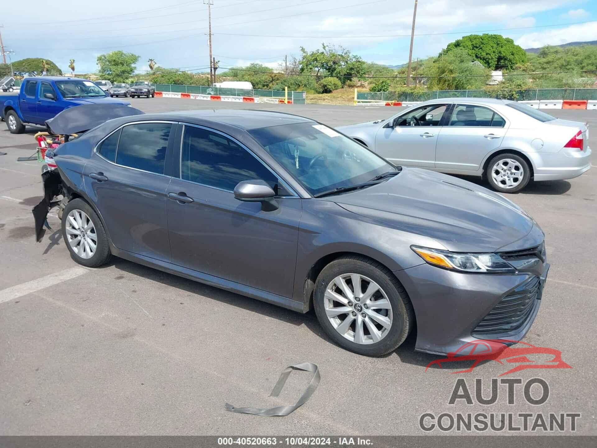 TOYOTA CAMRY 2018 - 4T1B11HK0JU041879
