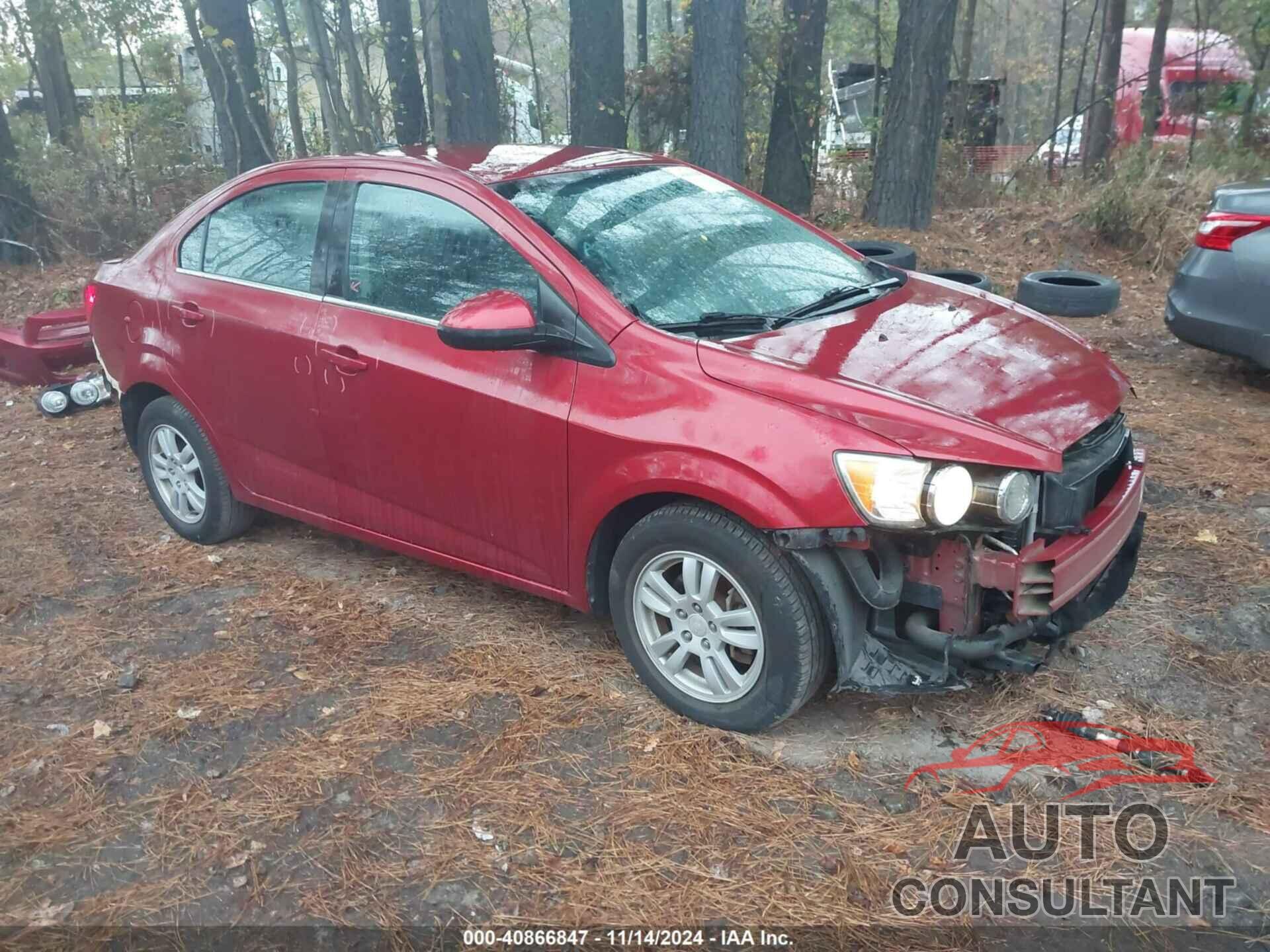 CHEVROLET SONIC 2014 - 1G1JC5SB6E4105058