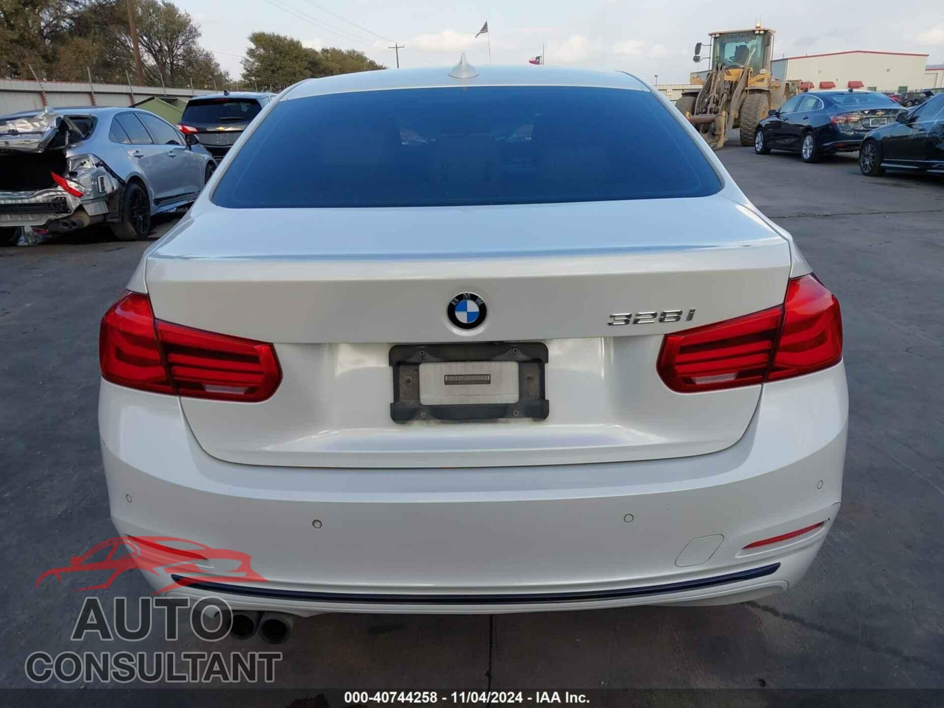 BMW 328I 2016 - WBA8E9G55GNU29686