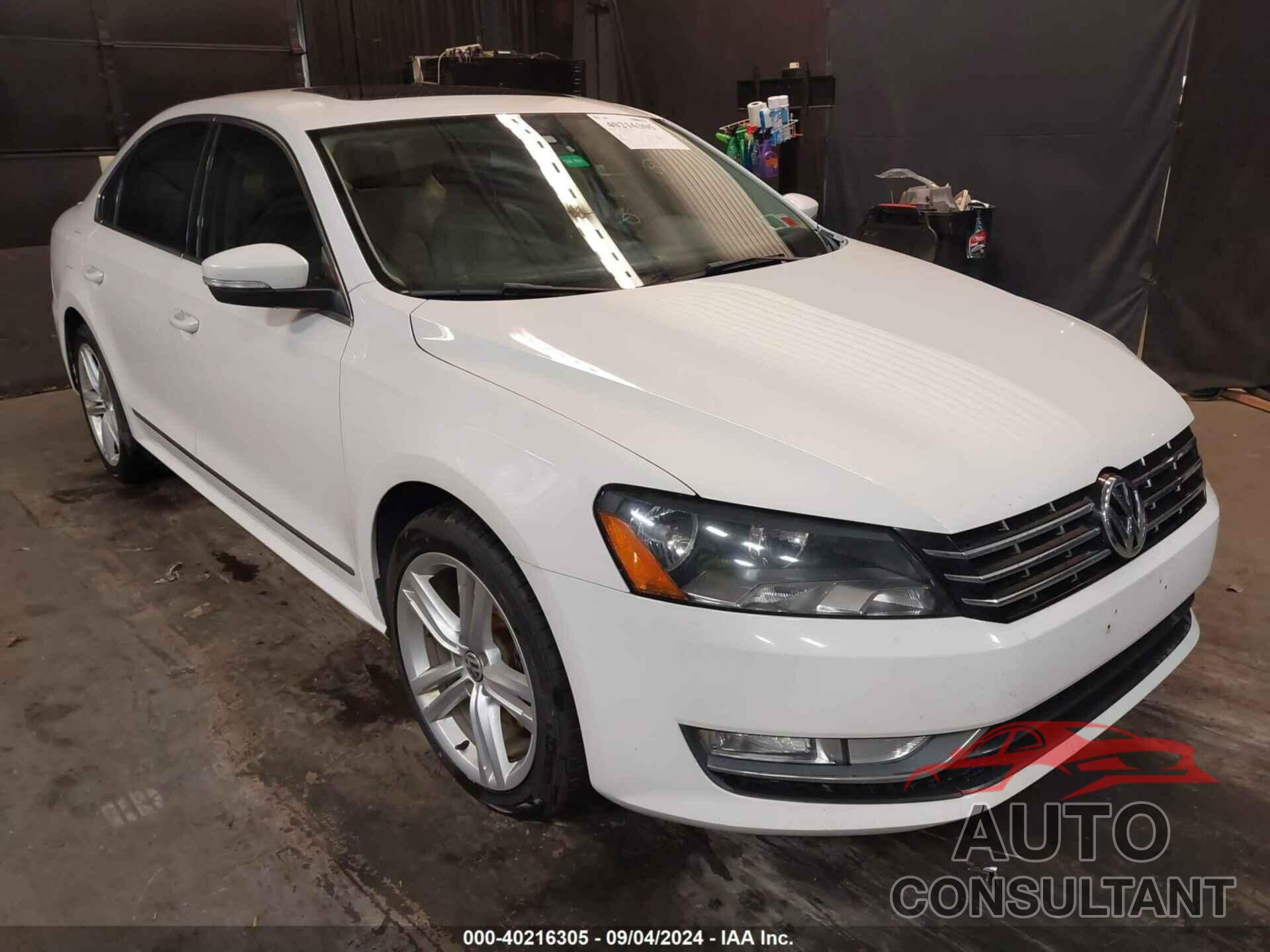 VOLKSWAGEN PASSAT 2014 - 1VWCN7A33EC045680