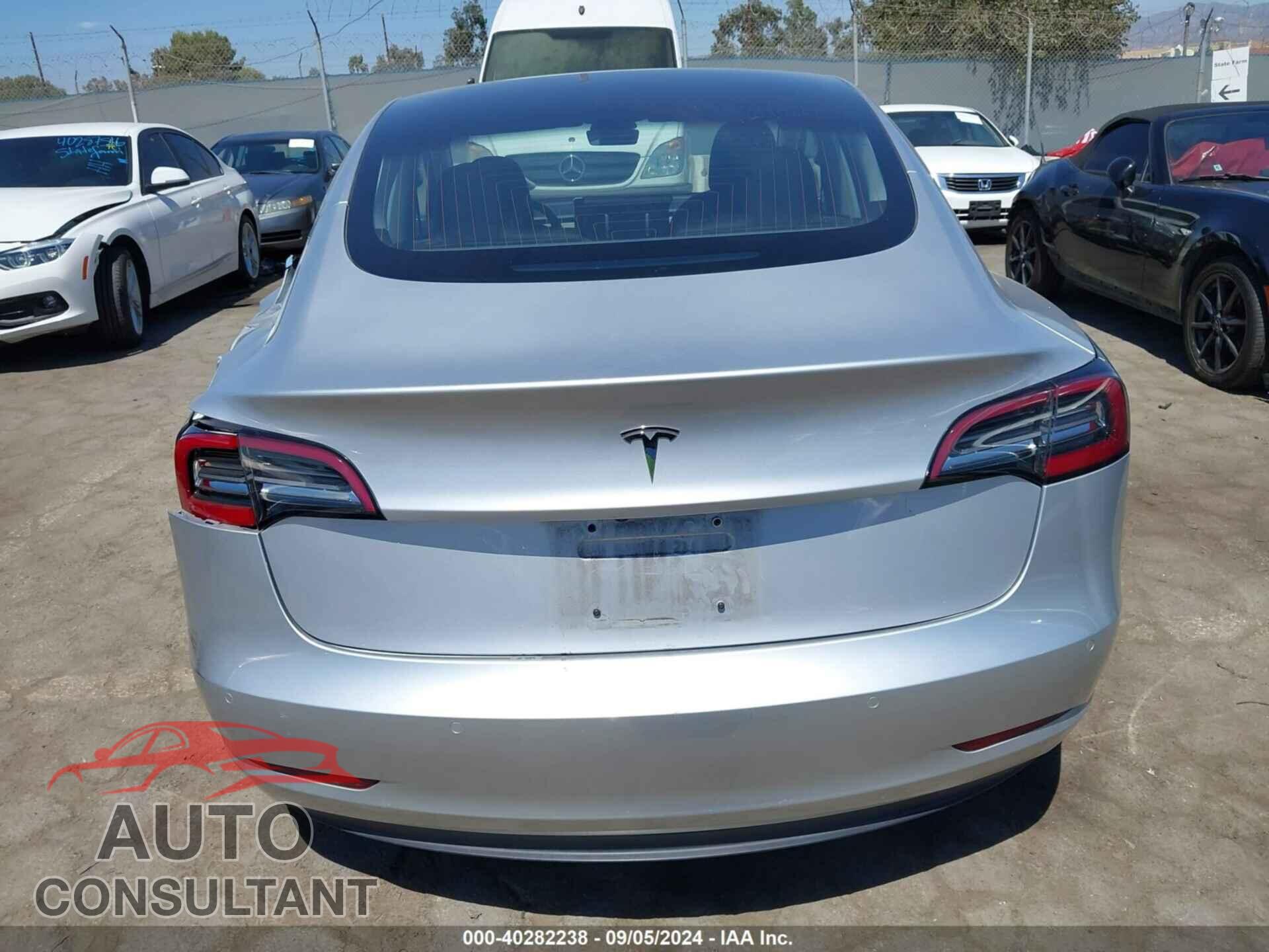 TESLA MODEL 3 2018 - 5YJ3E1EA0JF048476