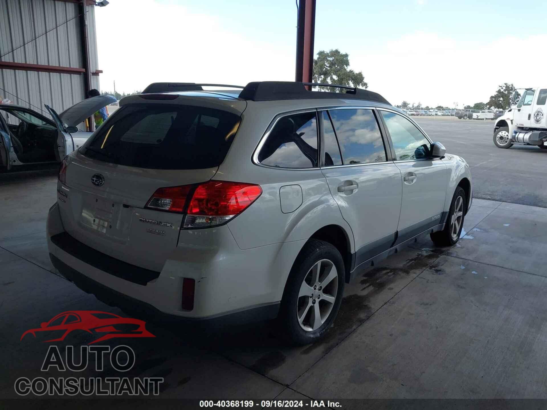 SUBARU OUTBACK 2013 - 4S4BRBCC8D3305021