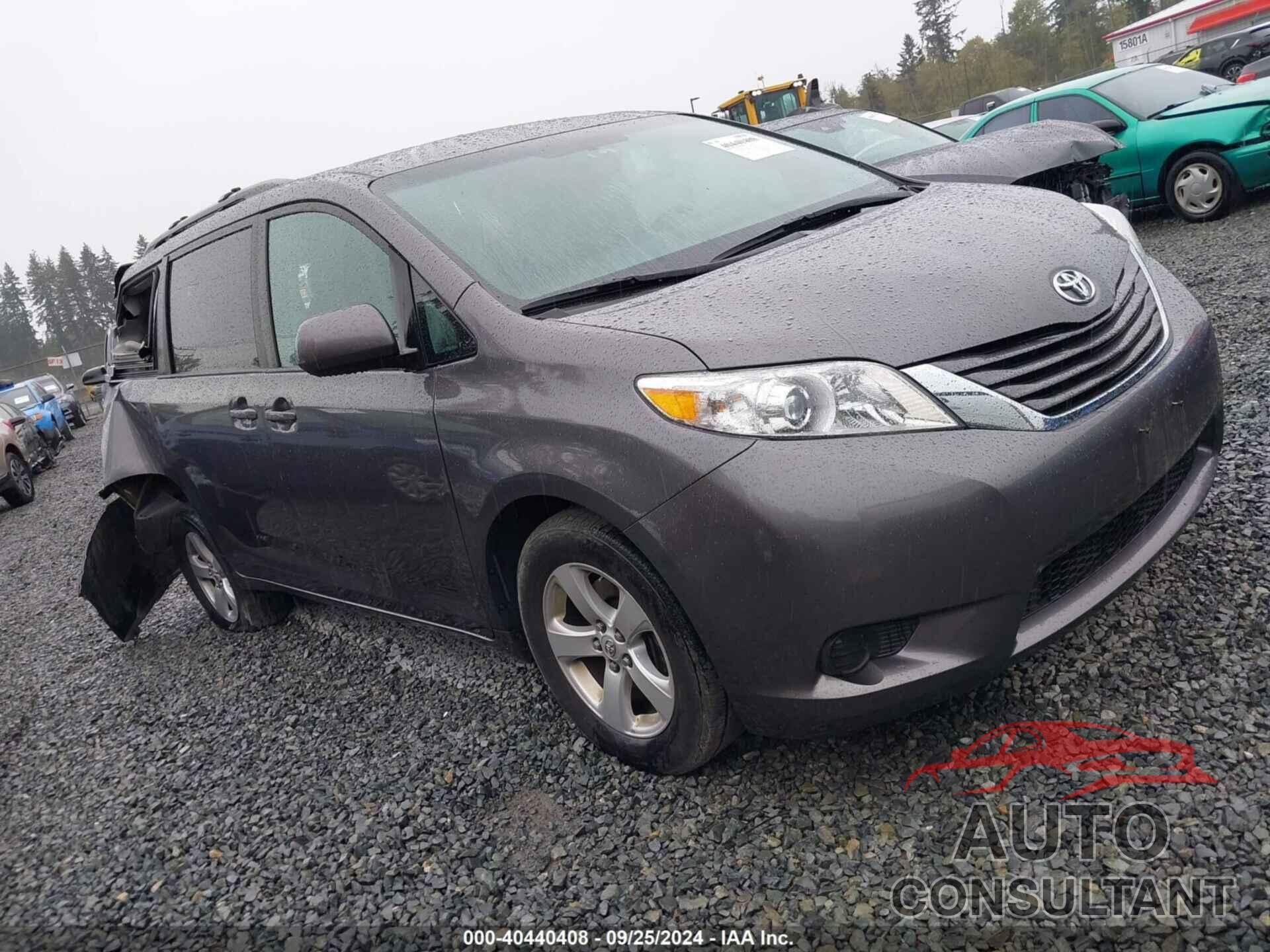 TOYOTA SIENNA 2017 - 5TDKZ3DC0HS810550