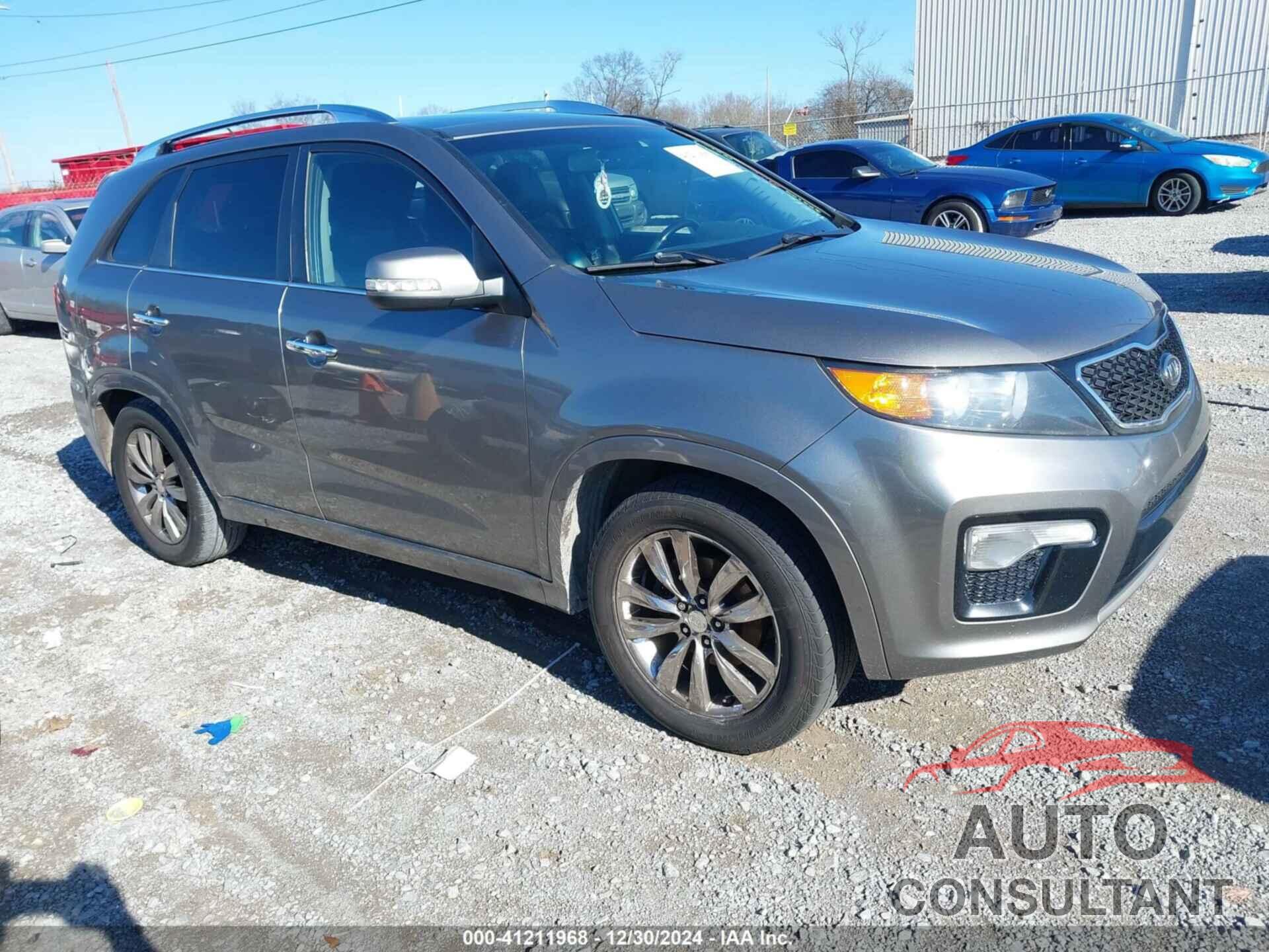 KIA SORENTO 2013 - 5XYKW4A27DG372109