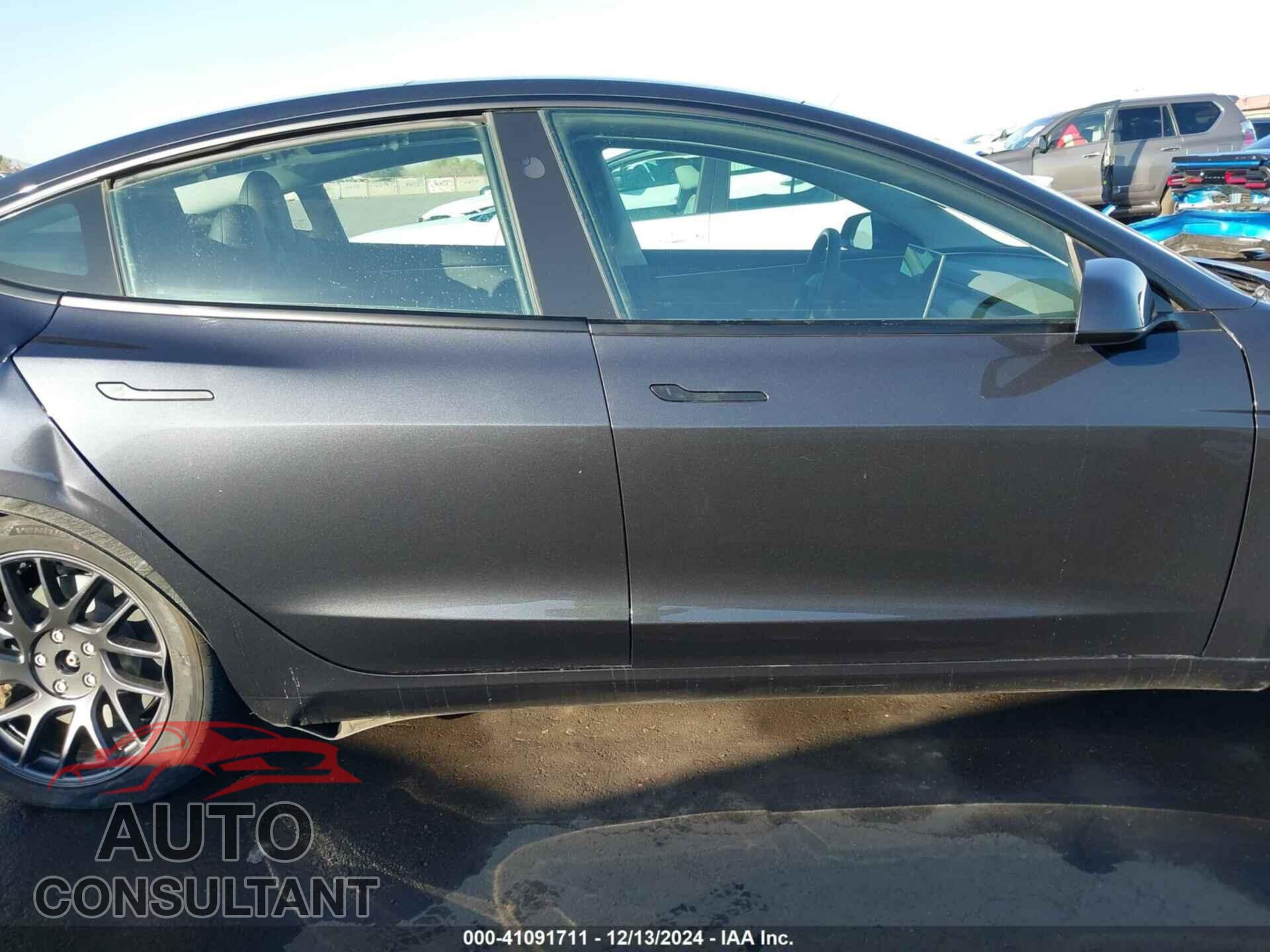 TESLA MODEL 3 2024 - 5YJ3E1EA1RF762354