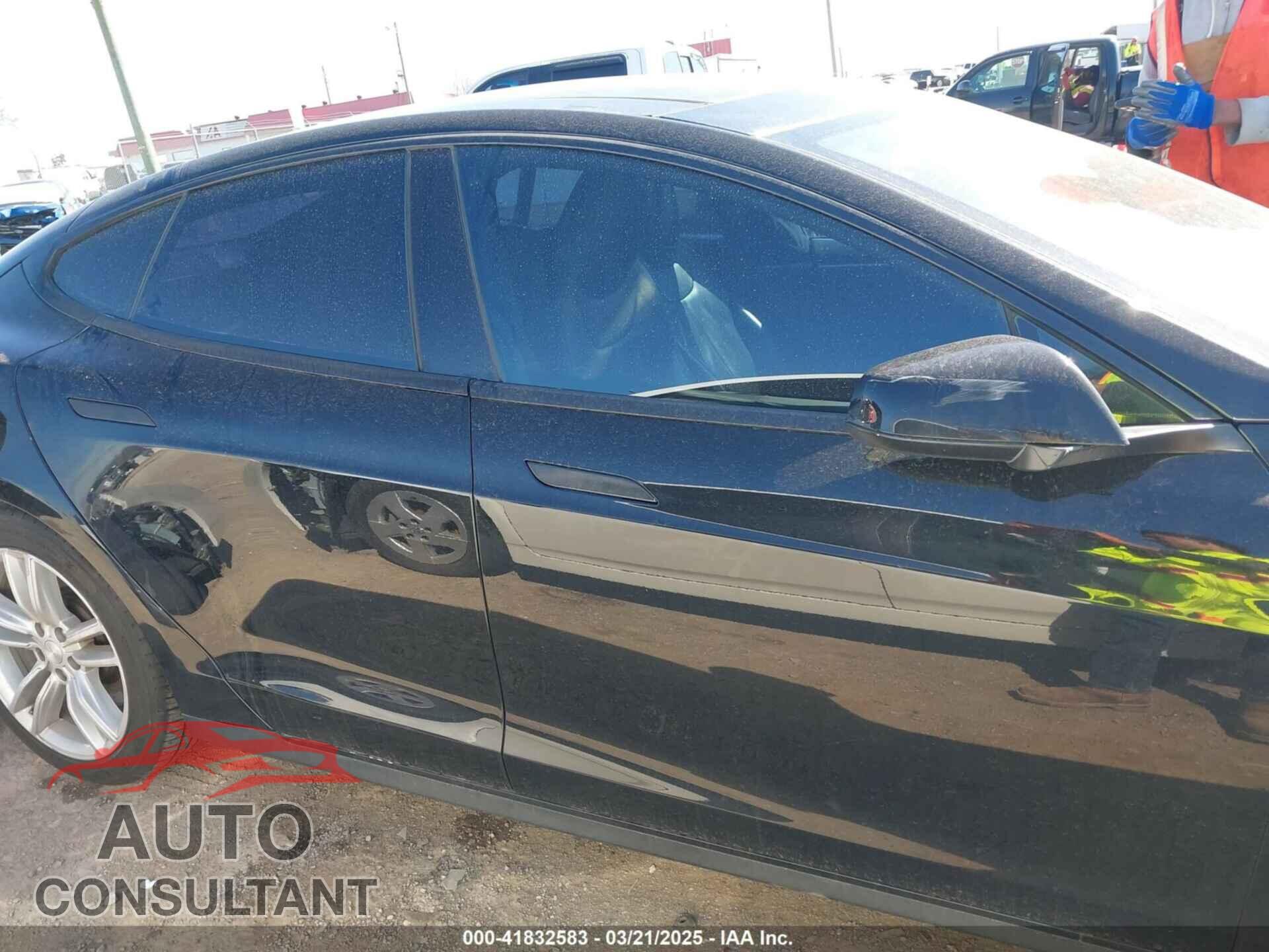 TESLA MODEL S 2015 - 5YJSA1E24FF114180