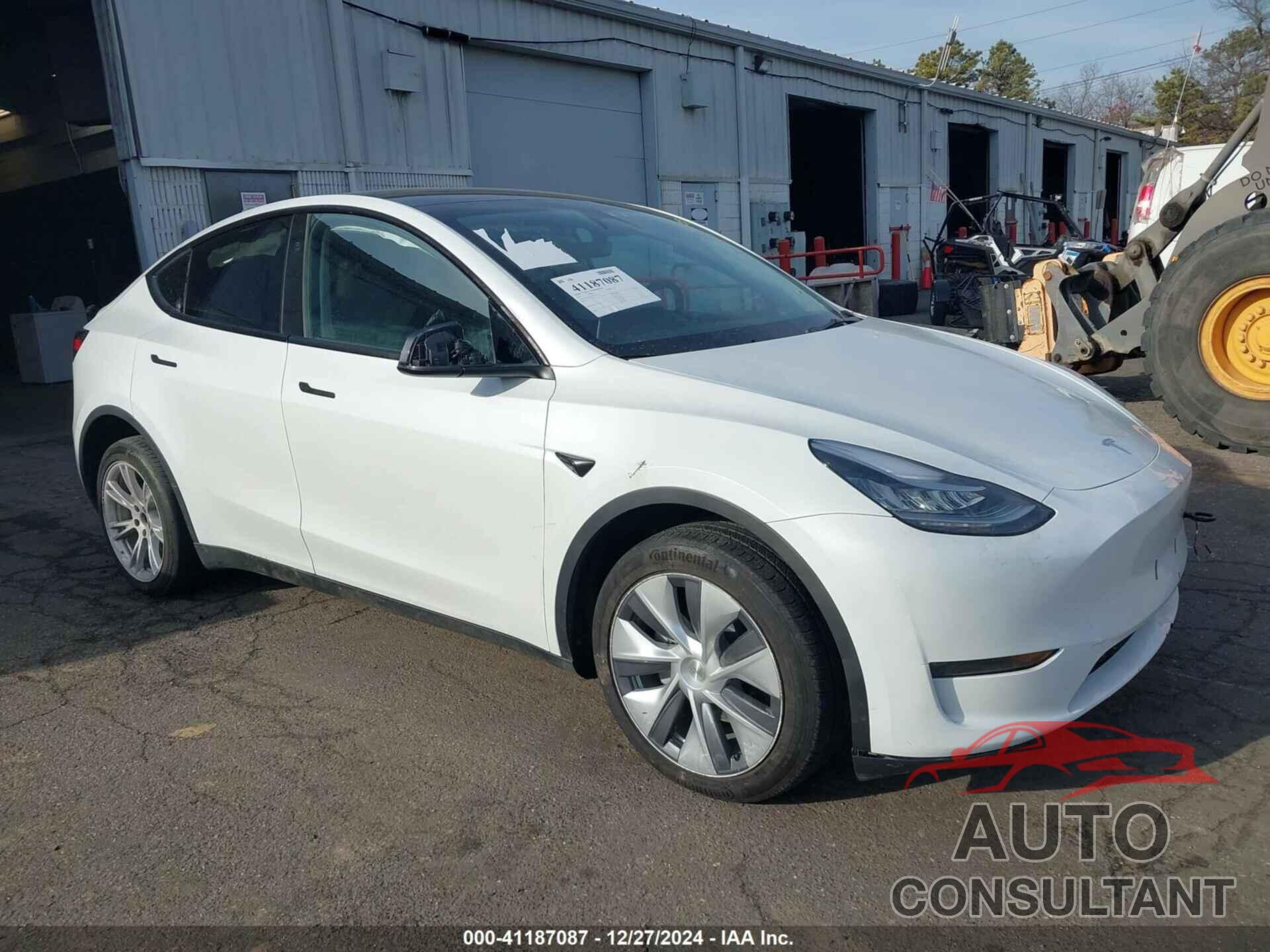 TESLA MODEL Y 2023 - 7SAYGDEE2PA155638