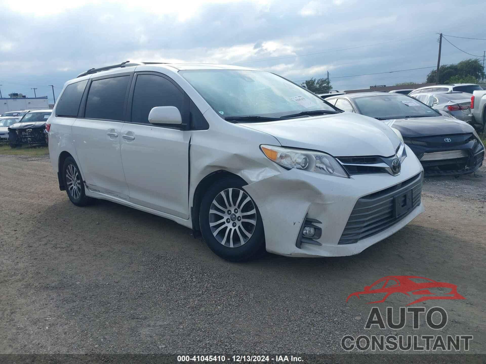 TOYOTA SIENNA 2018 - 5TDYZ3DC9JS929200