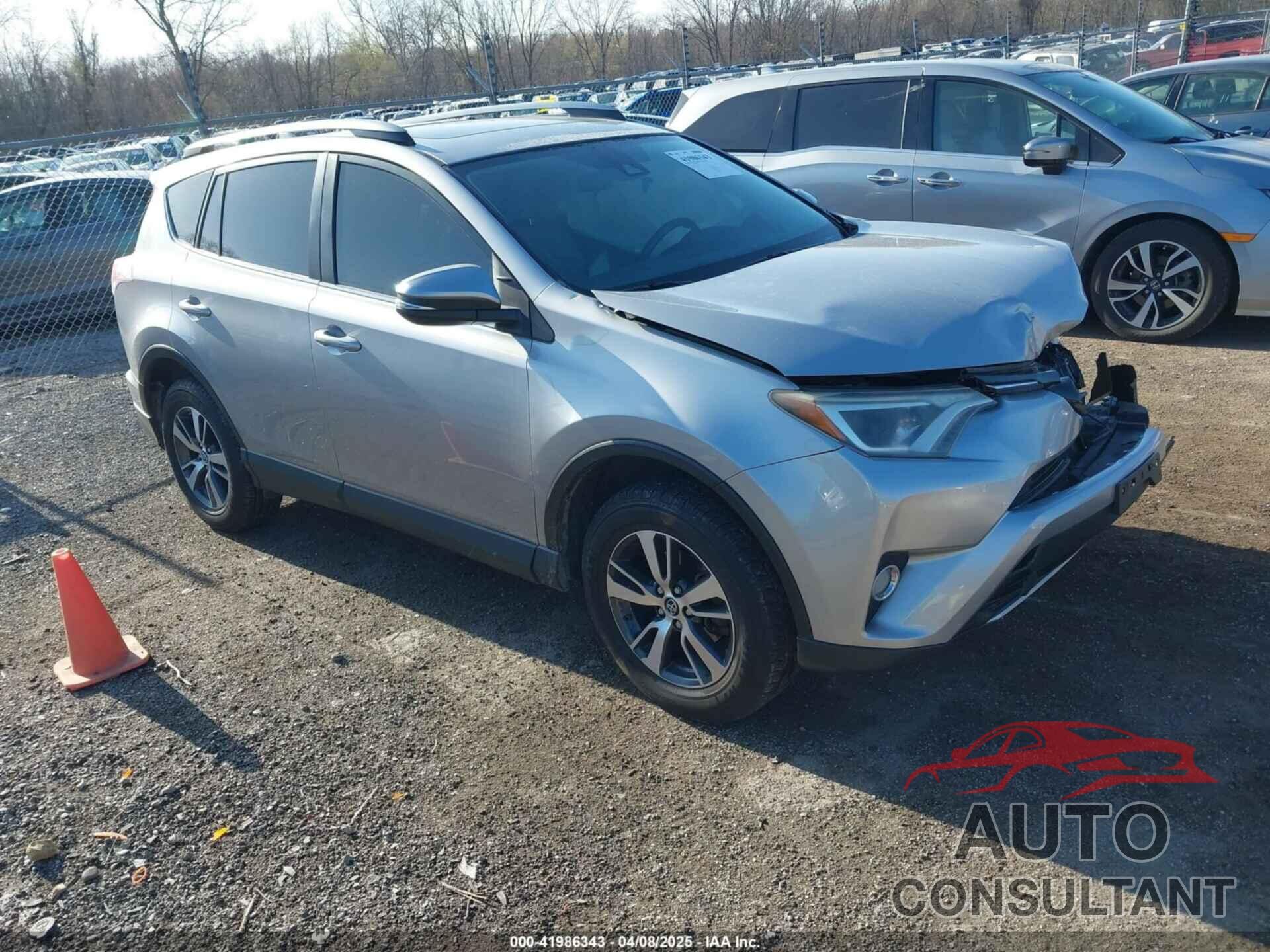 TOYOTA RAV4 2018 - JTMRFREV9JJ259127