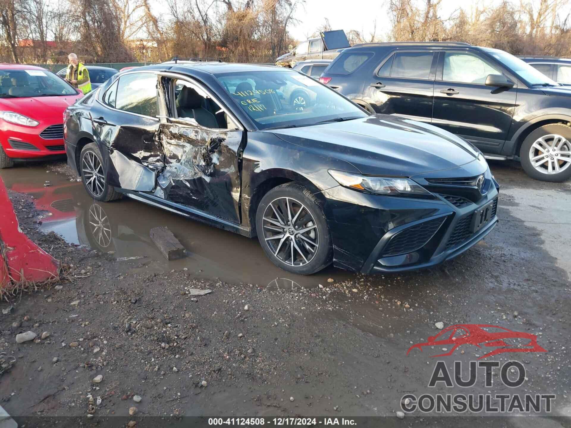 TOYOTA CAMRY 2022 - 4T1G11AK0NU634938
