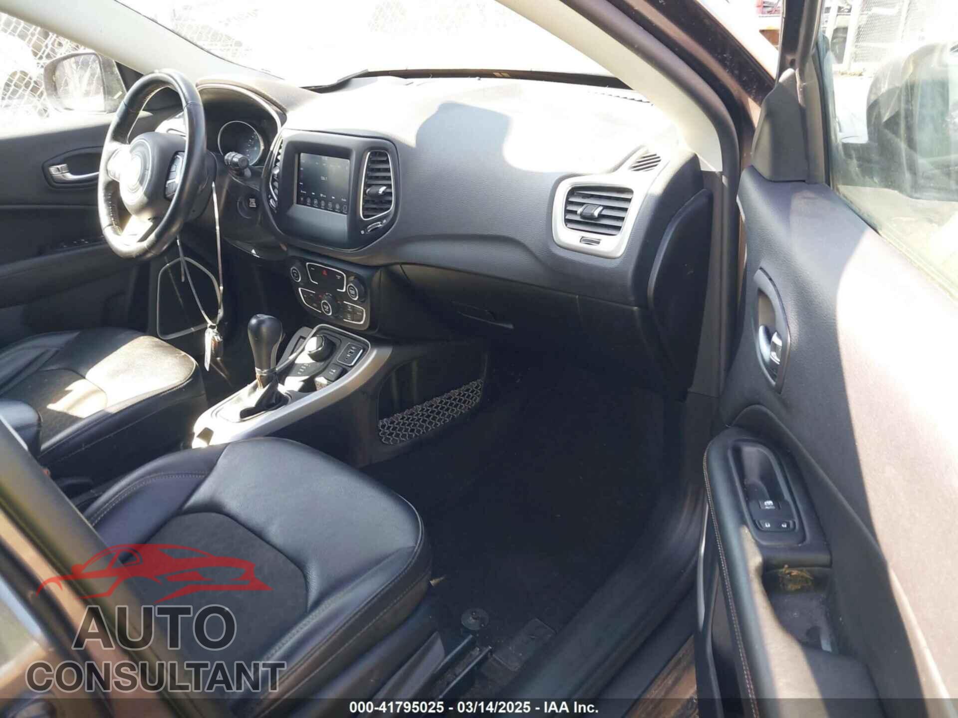 JEEP COMPASS 2020 - 3C4NJDBB9LT139429