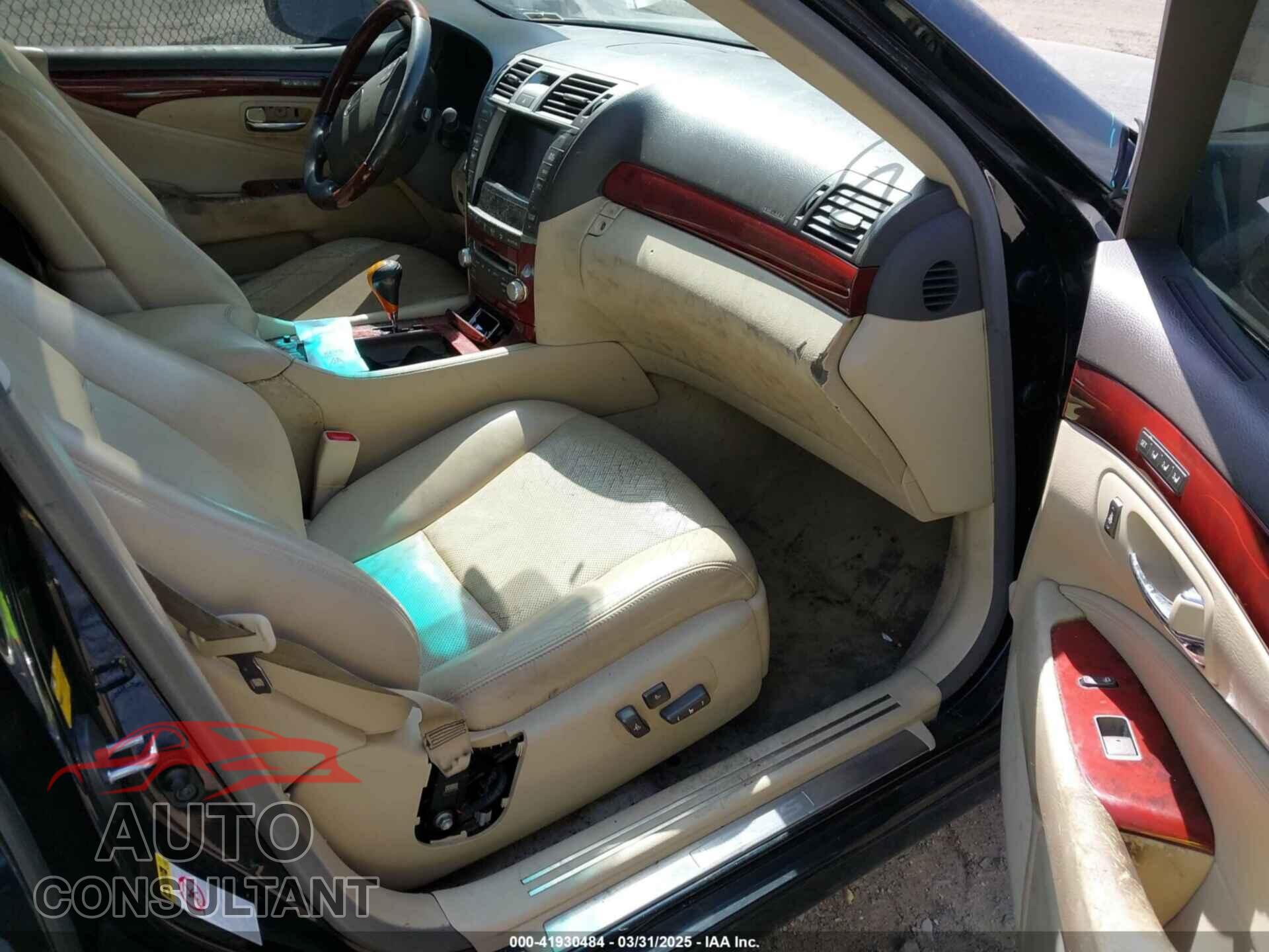 LEXUS LS 460 2011 - JTHCL5EF2B5010516