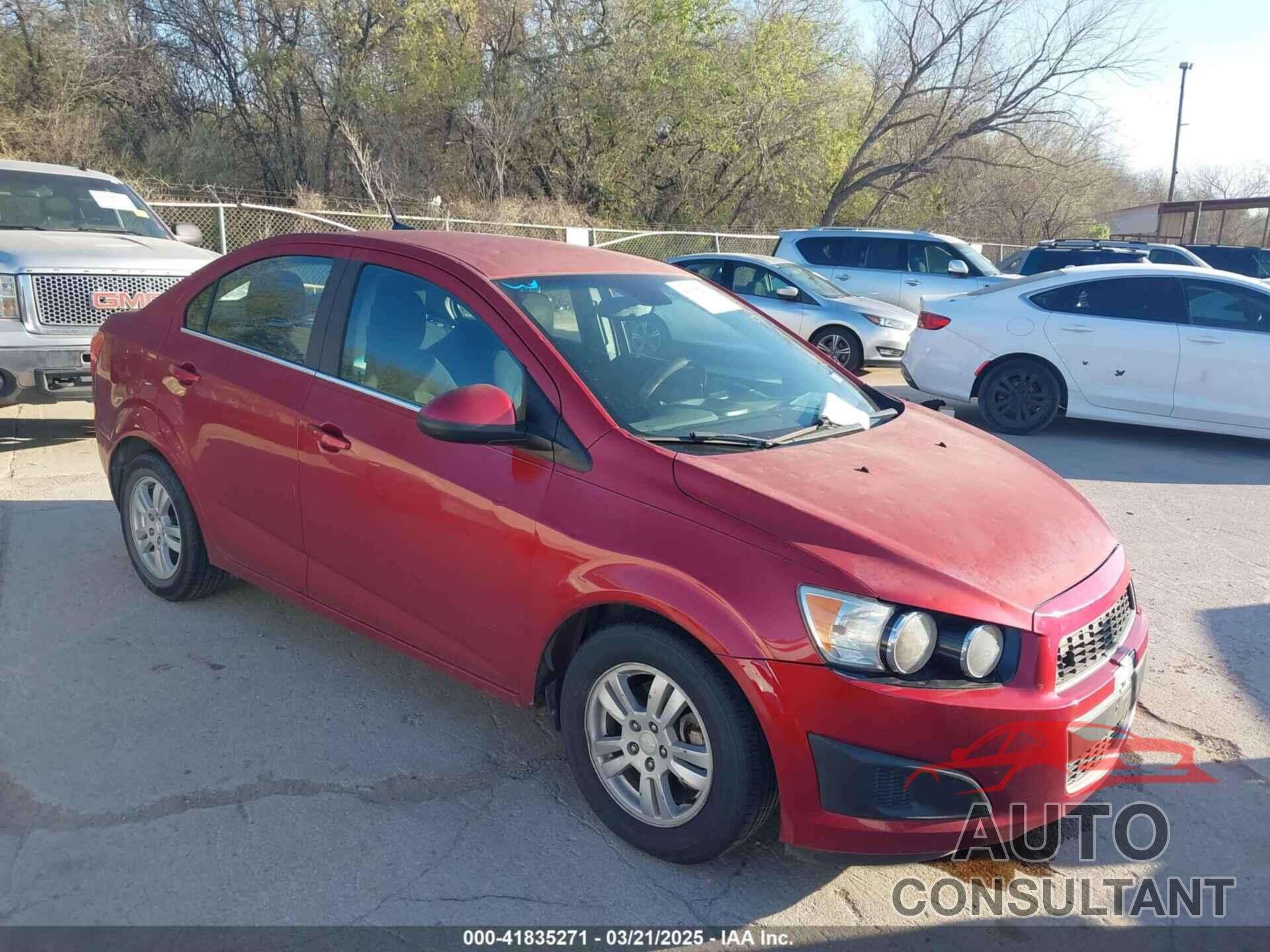 CHEVROLET SONIC 2013 - 1G1JC5SH3D4104405