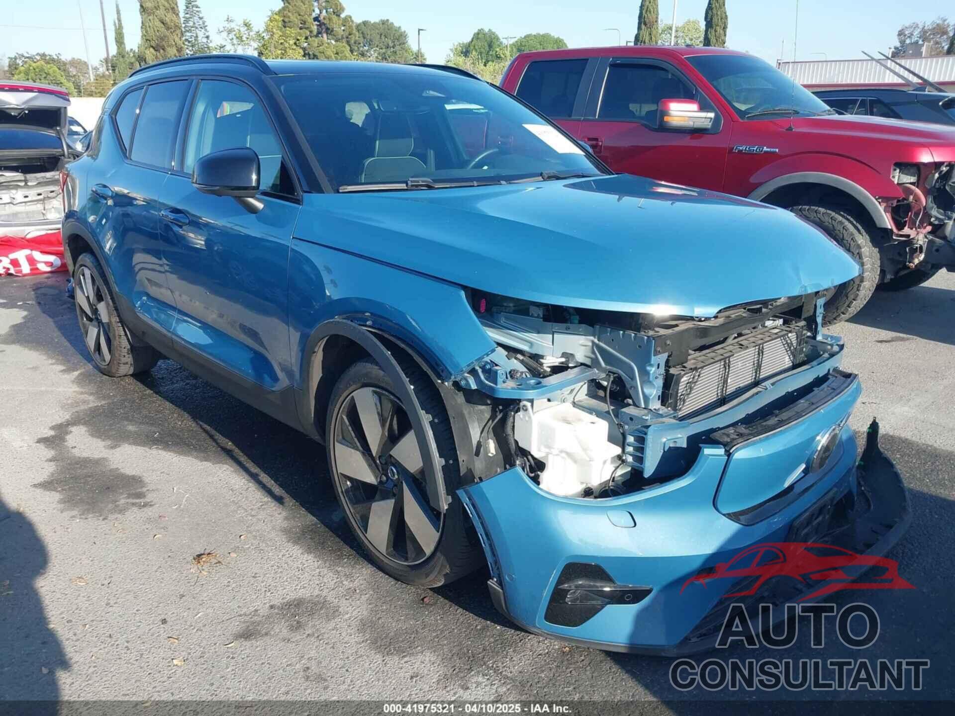 VOLVO XC40 RECHARGE PURE ELECTRIC 2023 - YV4ED3UM9P2012880