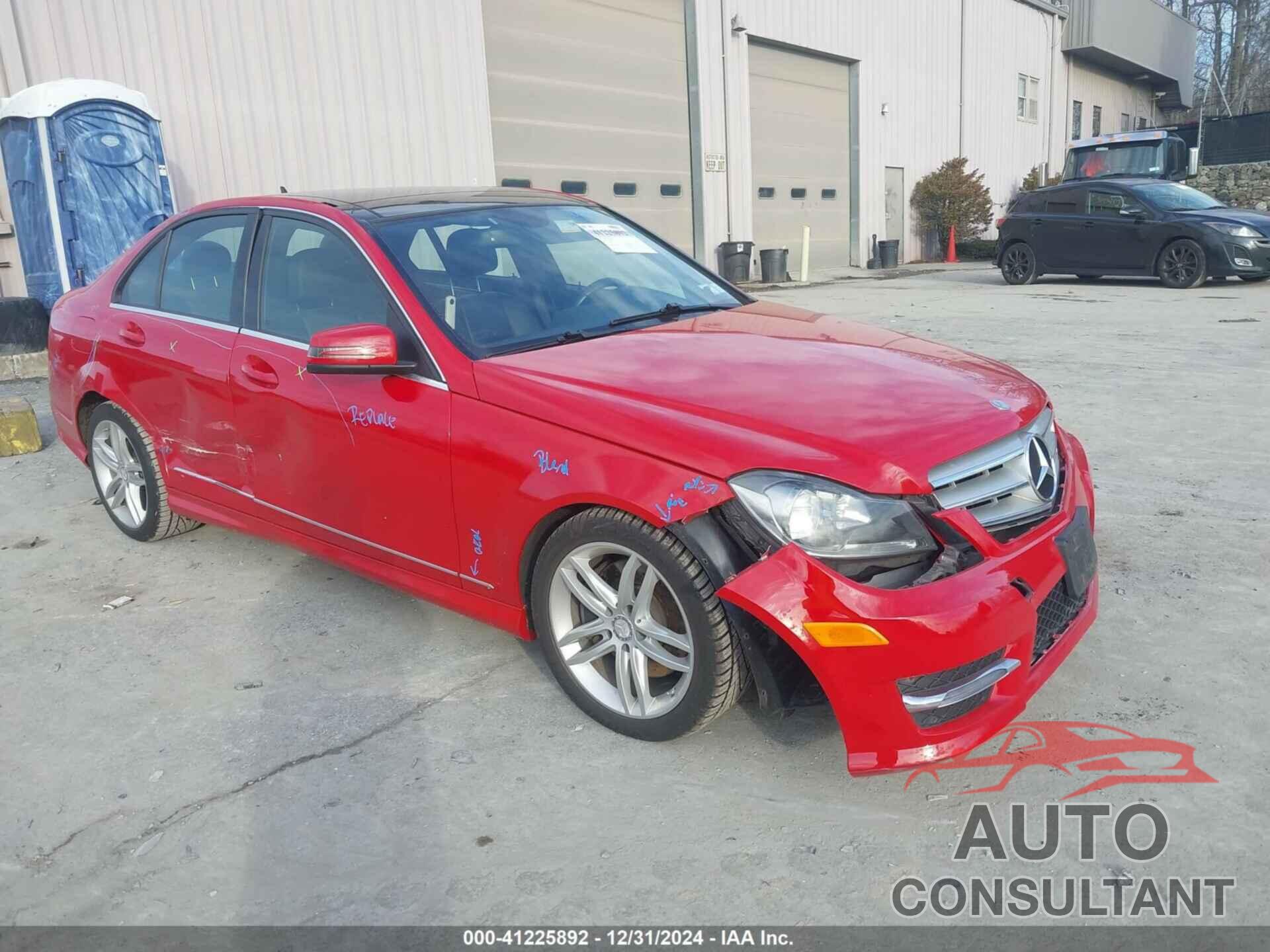 MERCEDES-BENZ C 300 2013 - WDDGF8AB7DR290871