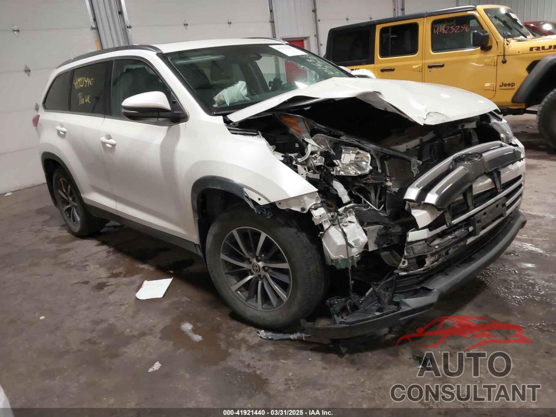 TOYOTA HIGHLANDER 2019 - 5TDJZRFH5KS626235
