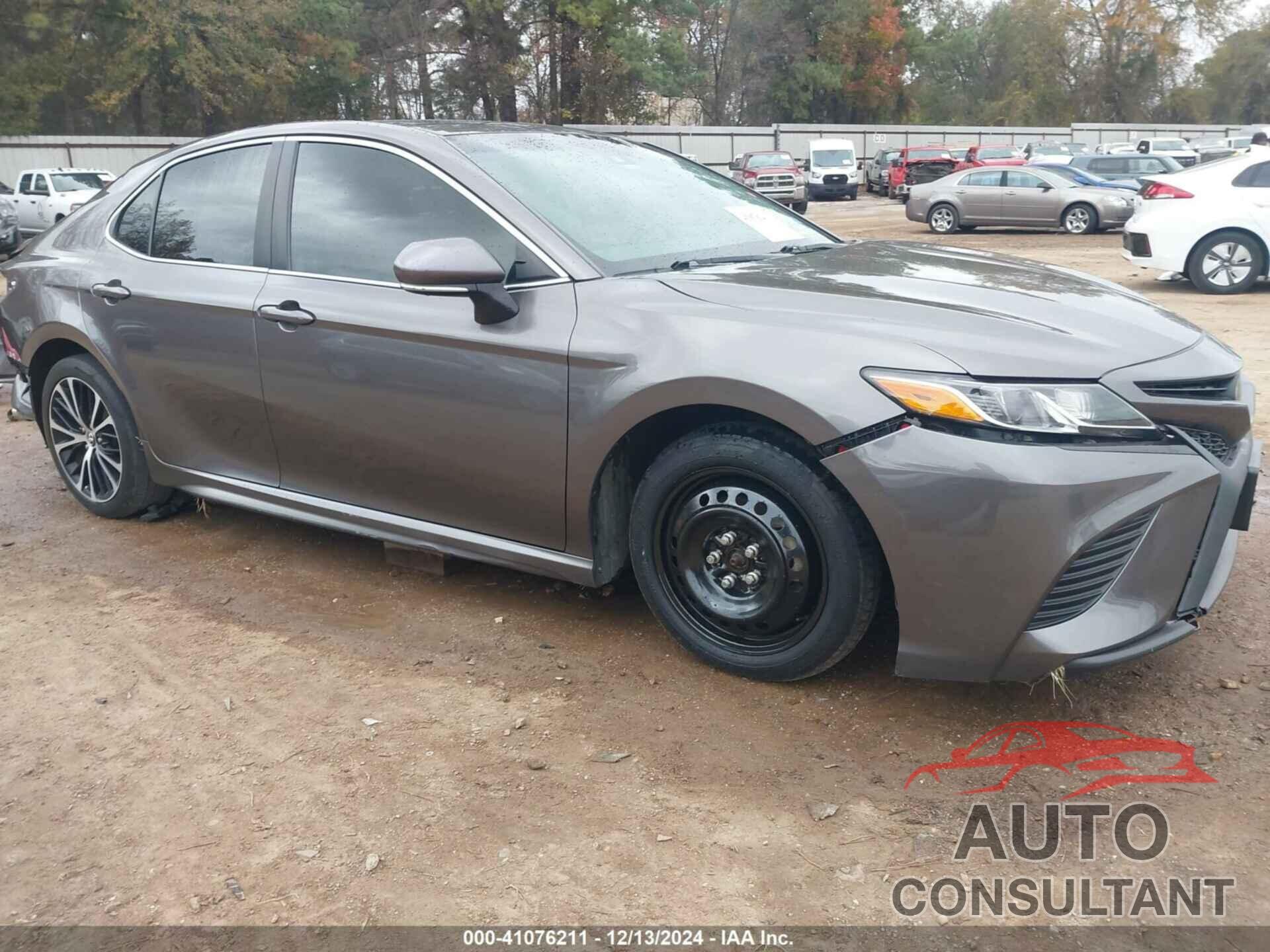 TOYOTA CAMRY 2018 - 4T1B11HK0JU087793