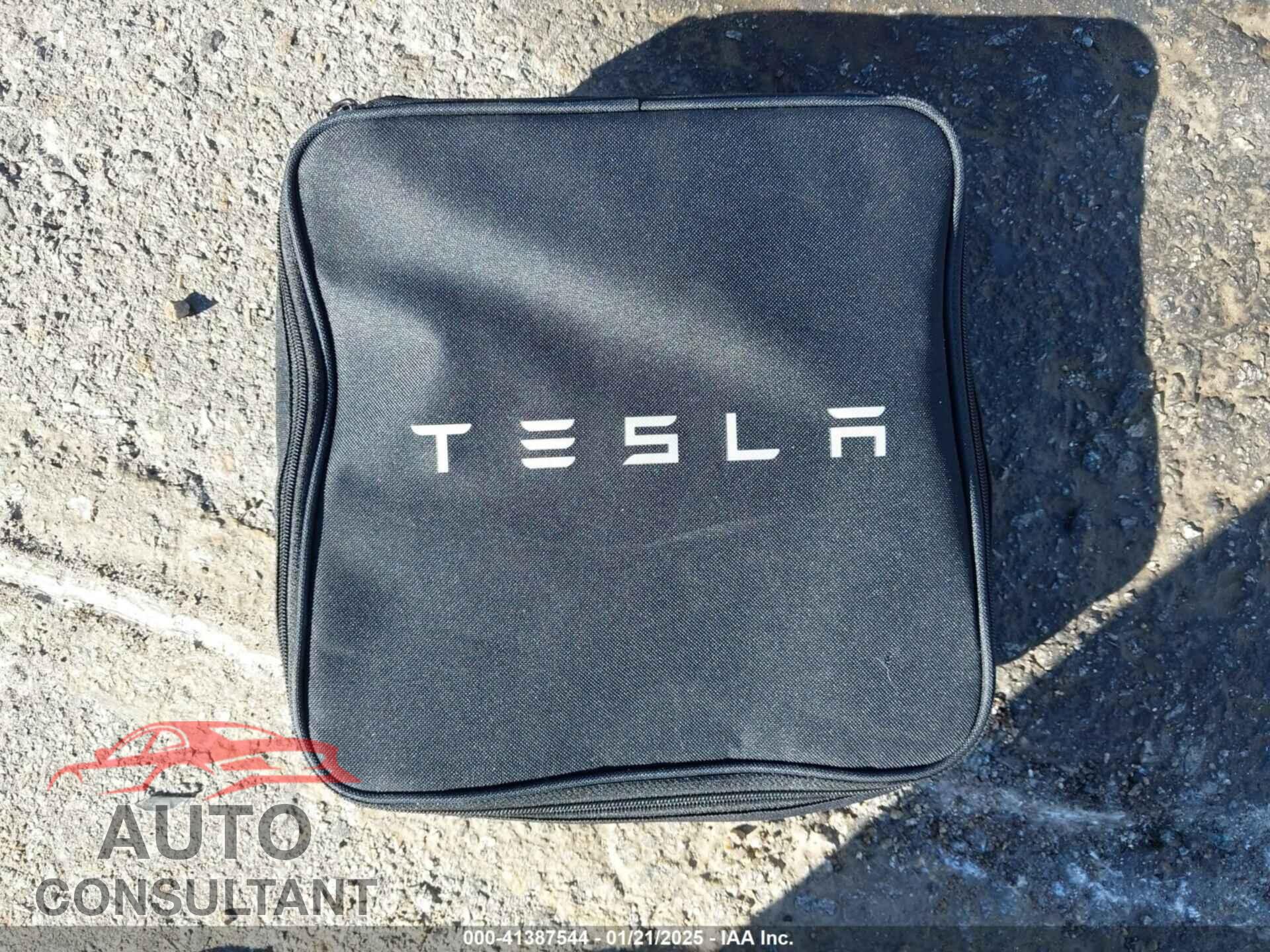 TESLA MODEL 3 2021 - 5YJ3E1EC7MF997237