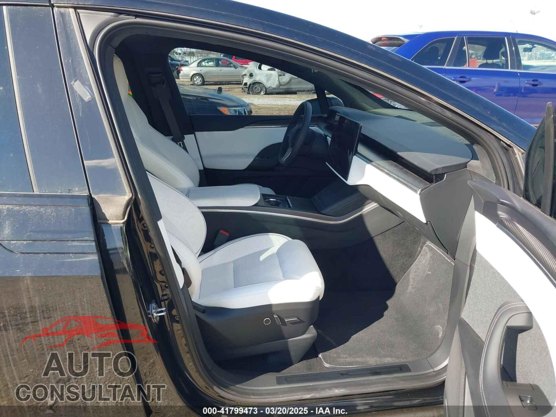 TESLA MODEL X 2024 - 7SAXCBE65RF444149