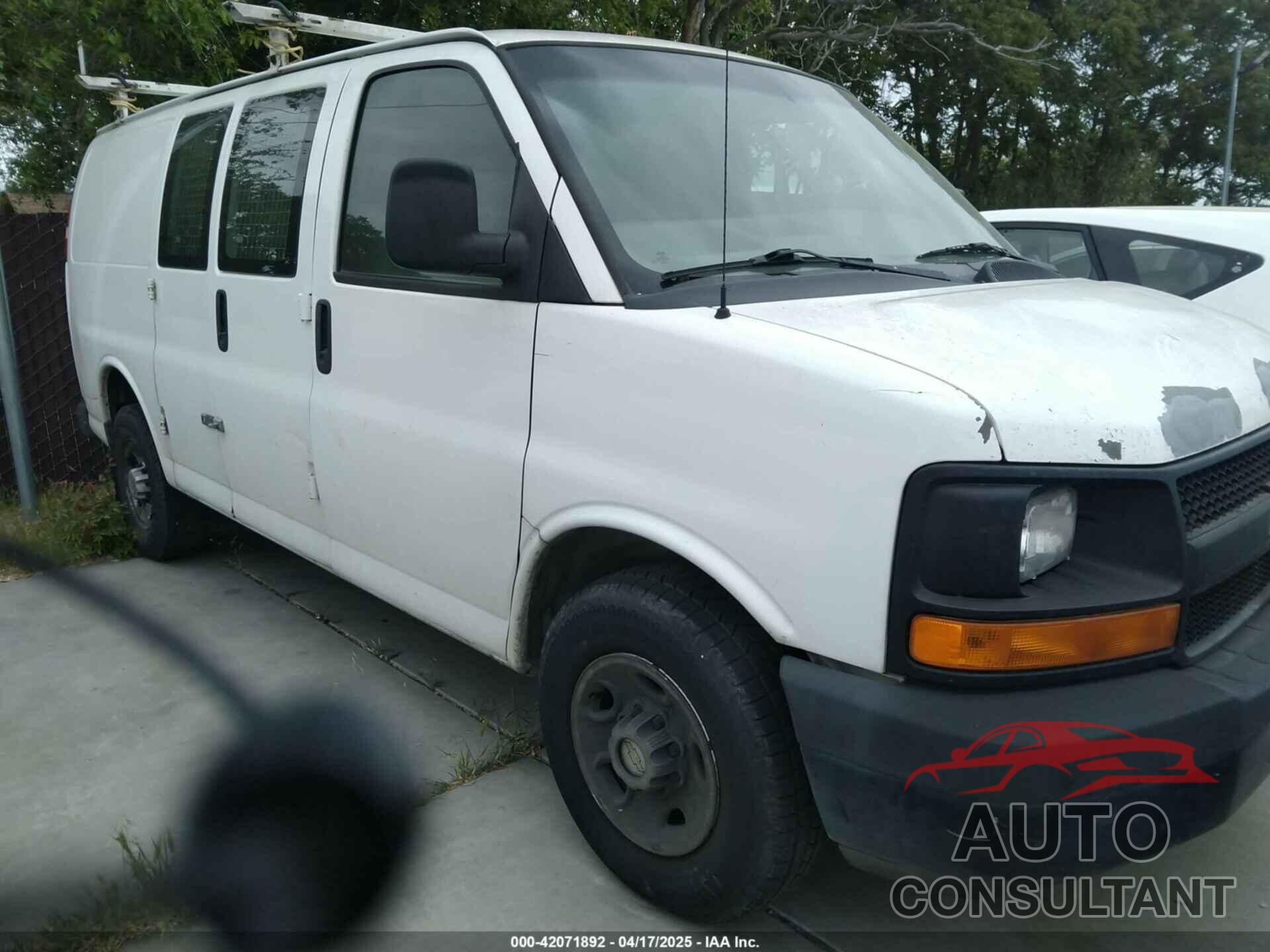 CHEVROLET EXPRESS 2500 2011 - 1GCWGFBA4B1130889