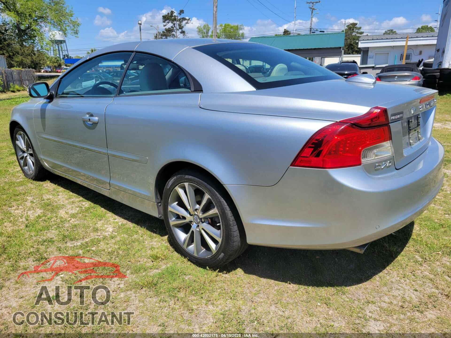 VOLVO C70 2013 - YV1672MCODJ138119