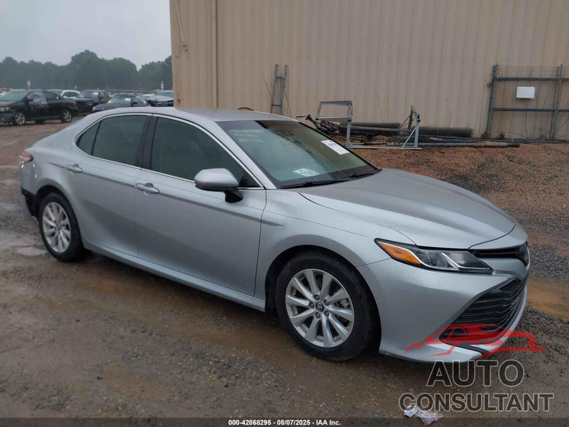 TOYOTA CAMRY 2018 - 4T1B11HK2JU038739