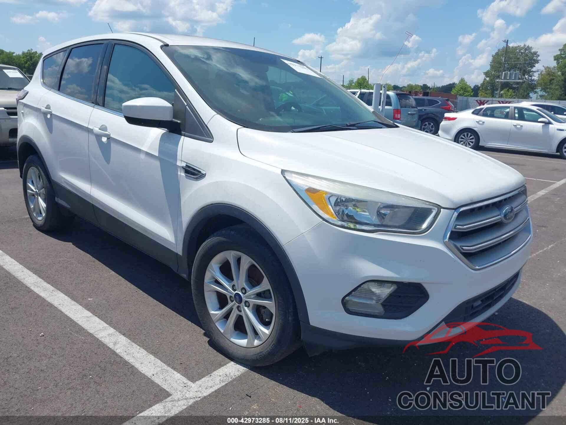 FORD ESCAPE 2017 - 1FMCU0GD9HUB14234