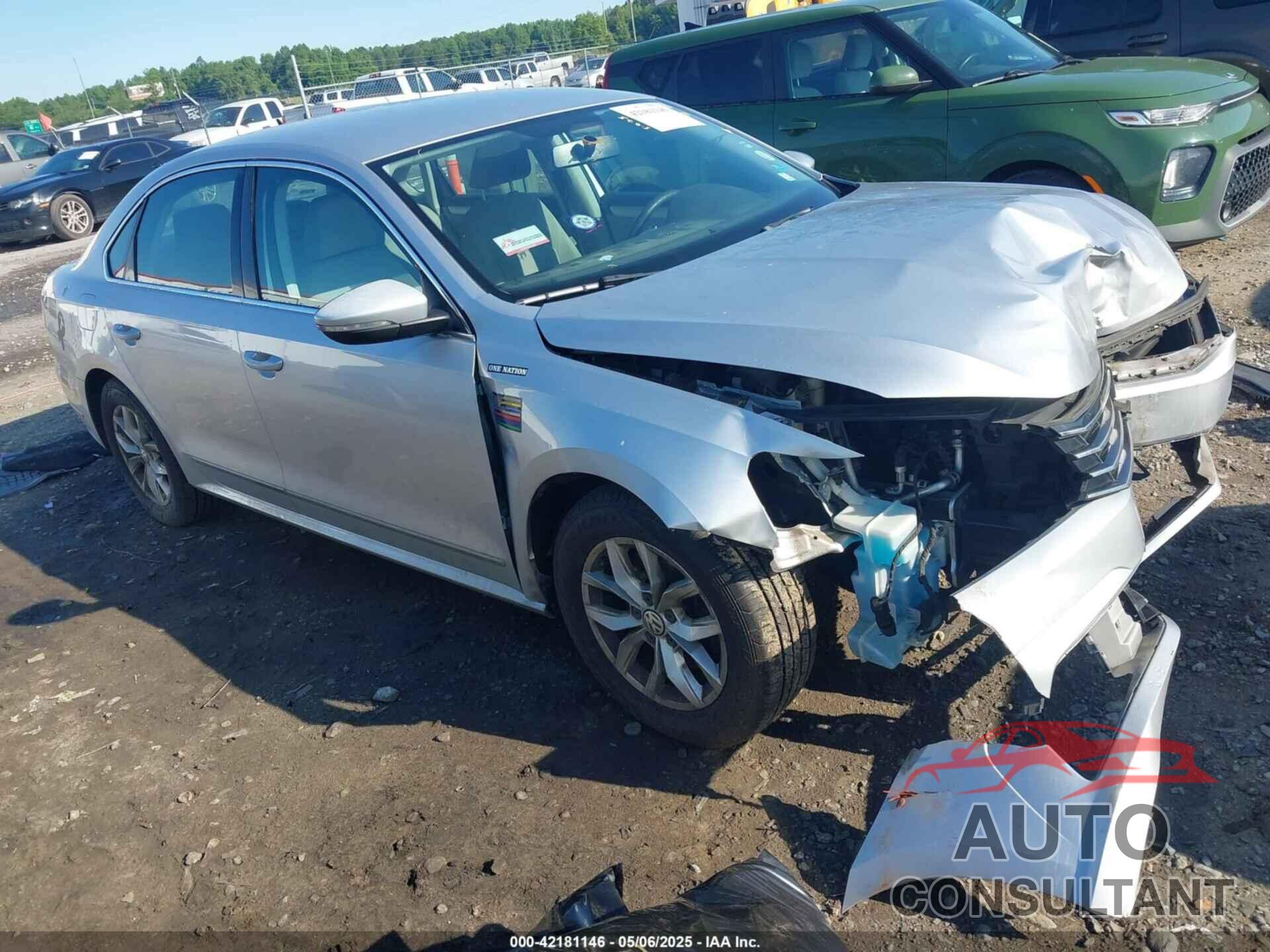 VOLKSWAGEN PASSAT 2017 - 1VWAT7A30HC009964