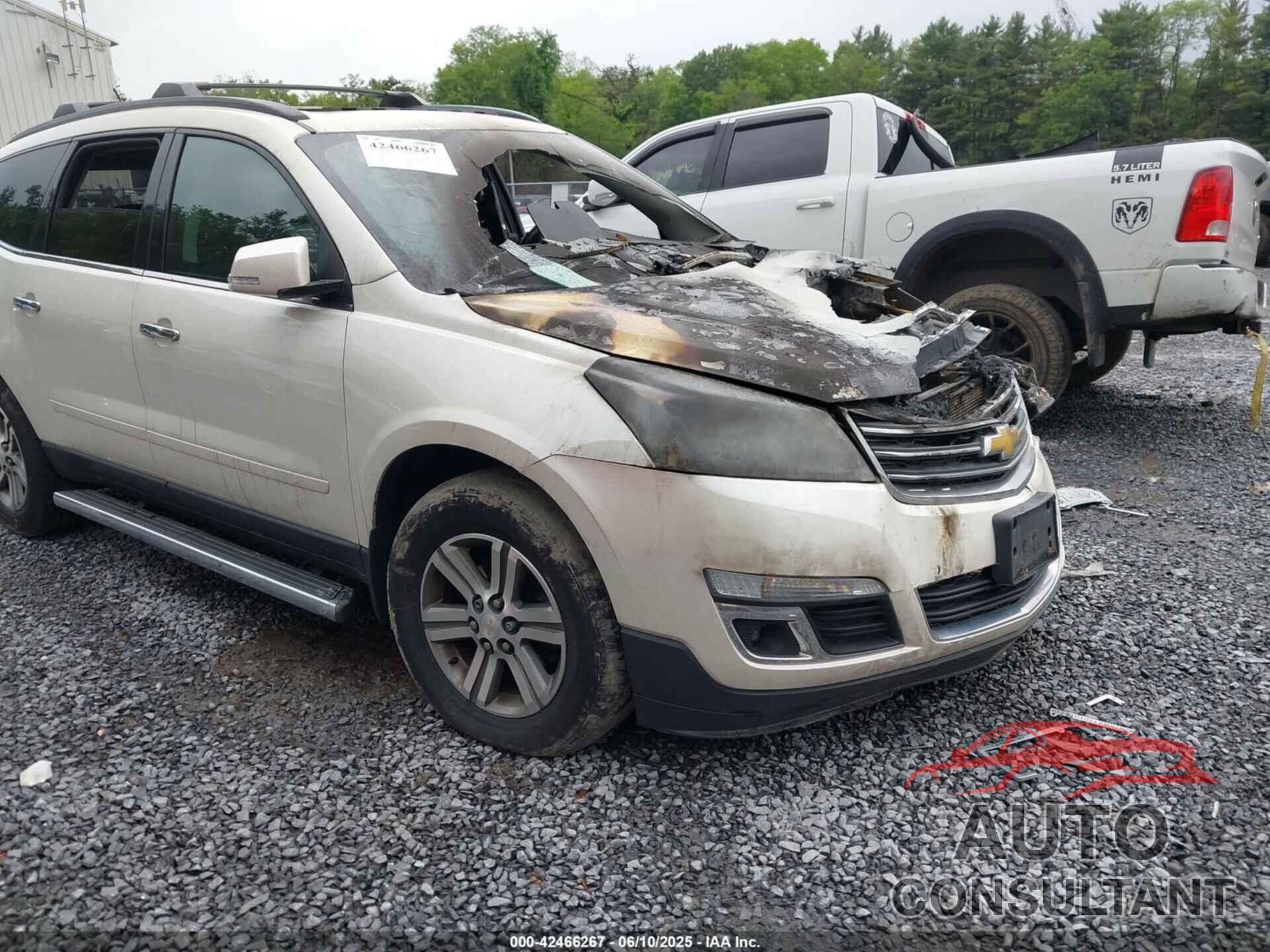 CHEVROLET TRAVERSE 2015 - 1GNKVHKD0FJ285348