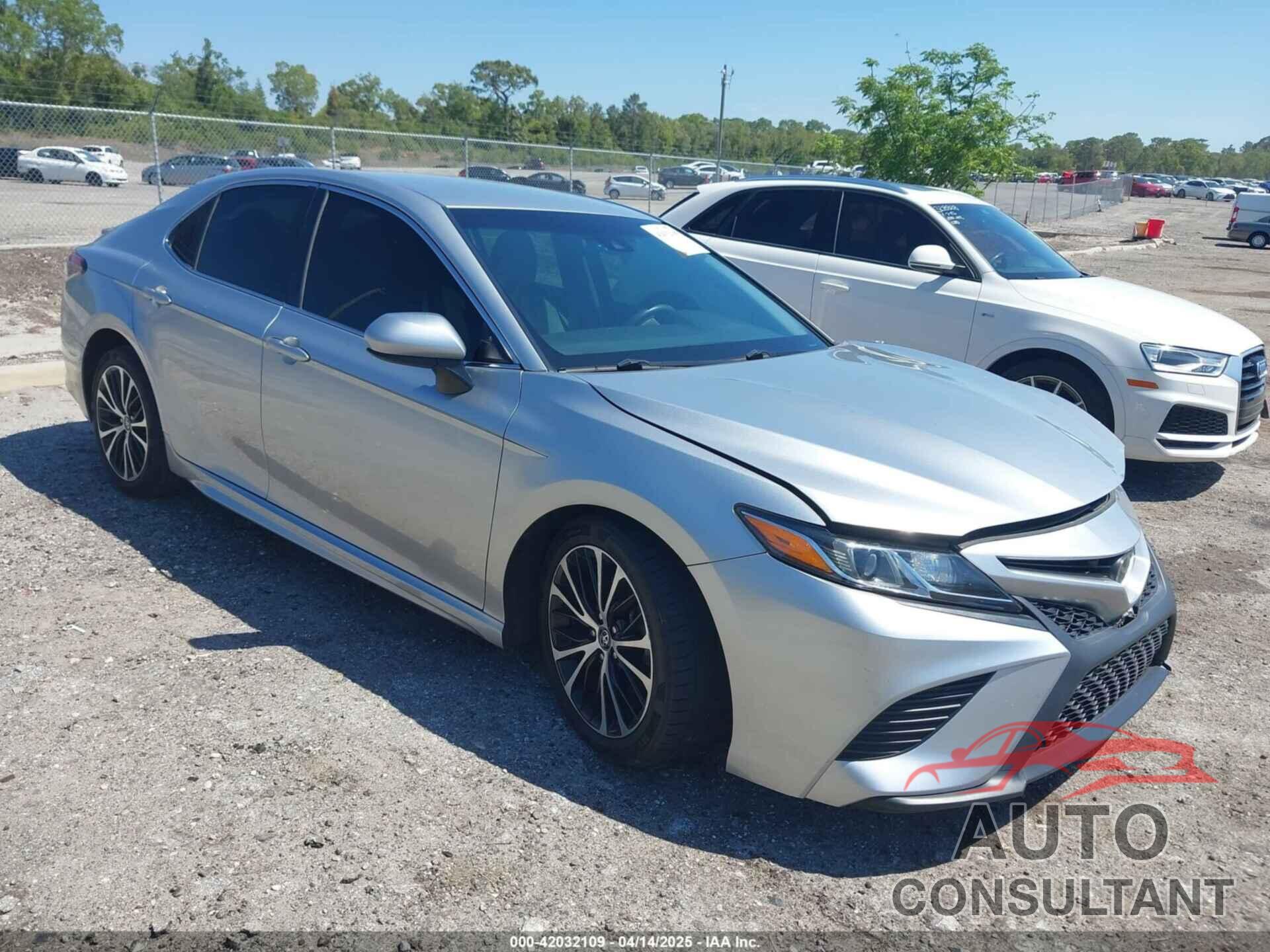 TOYOTA CAMRY 2018 - 4T1B11HK6JU029106