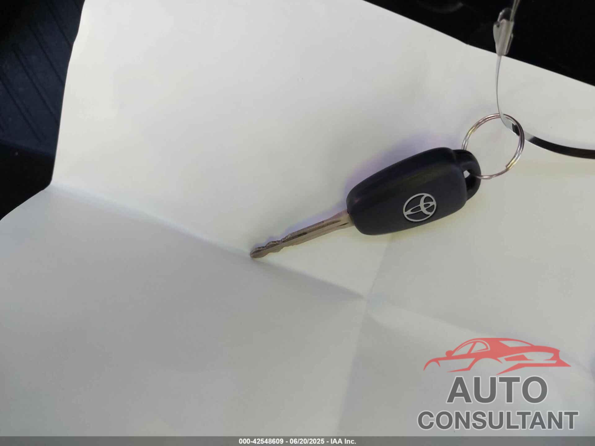 TOYOTA COROLLA 2017 - 2T1BURHEXHC946867