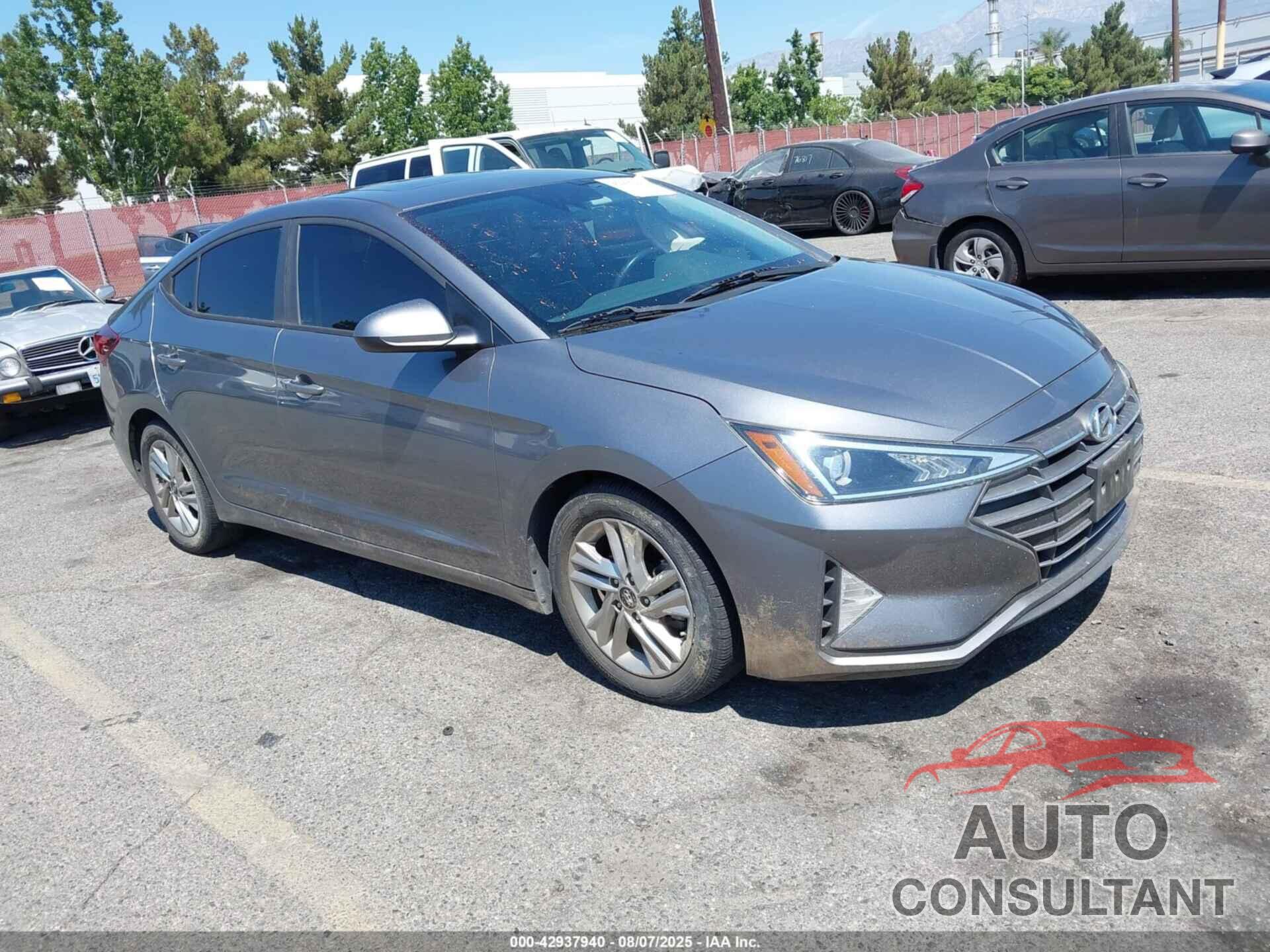 HYUNDAI ELANTRA 2019 - 5NPD84LF0KH497039