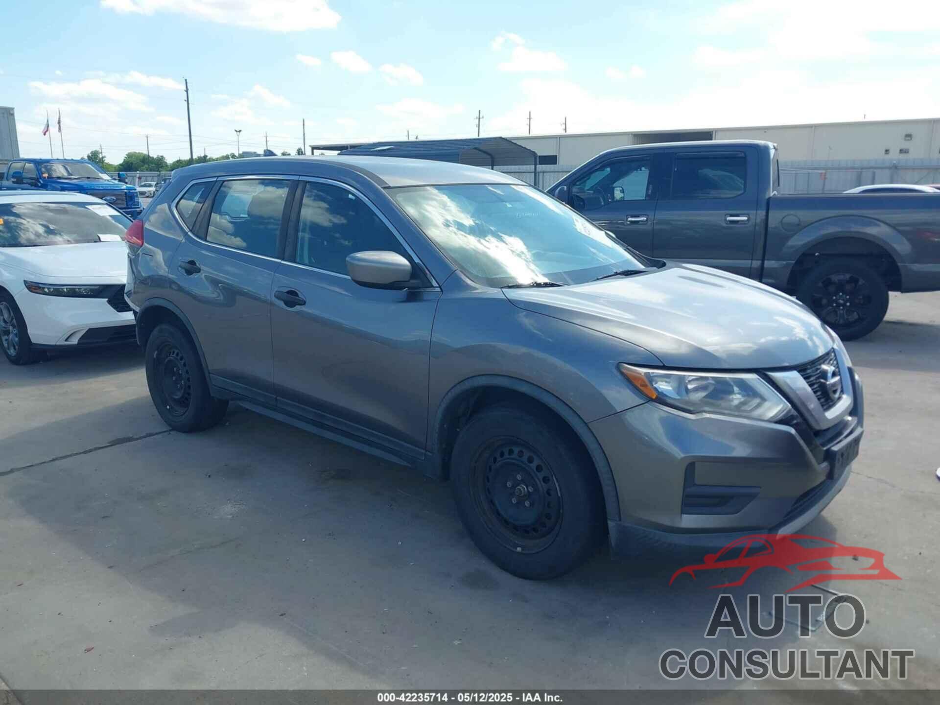 NISSAN ROGUE 2017 - KNMAT2MT4HP504369