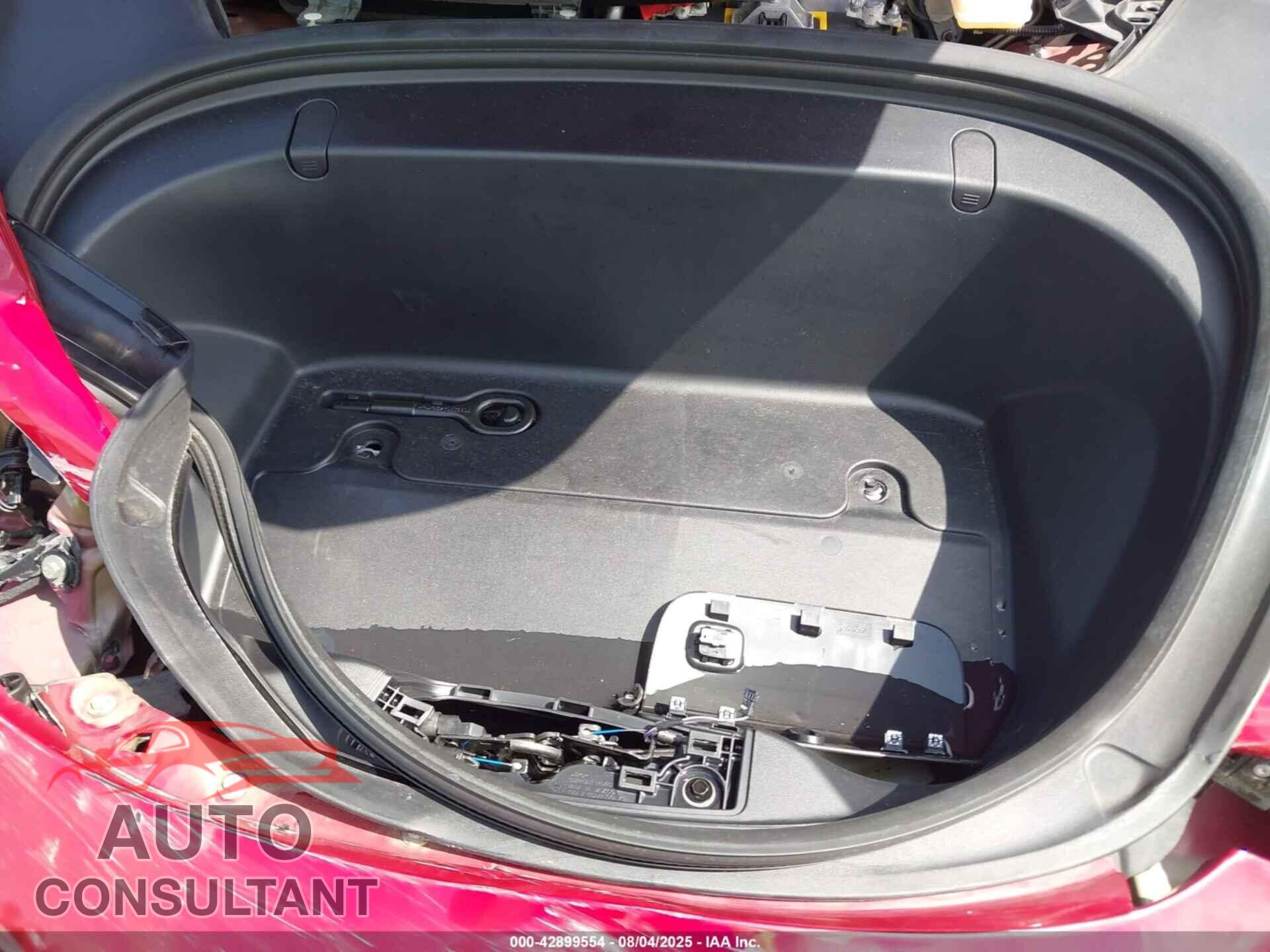 TESLA MODEL 3 2019 - 5YJ3E1EA7KF411552