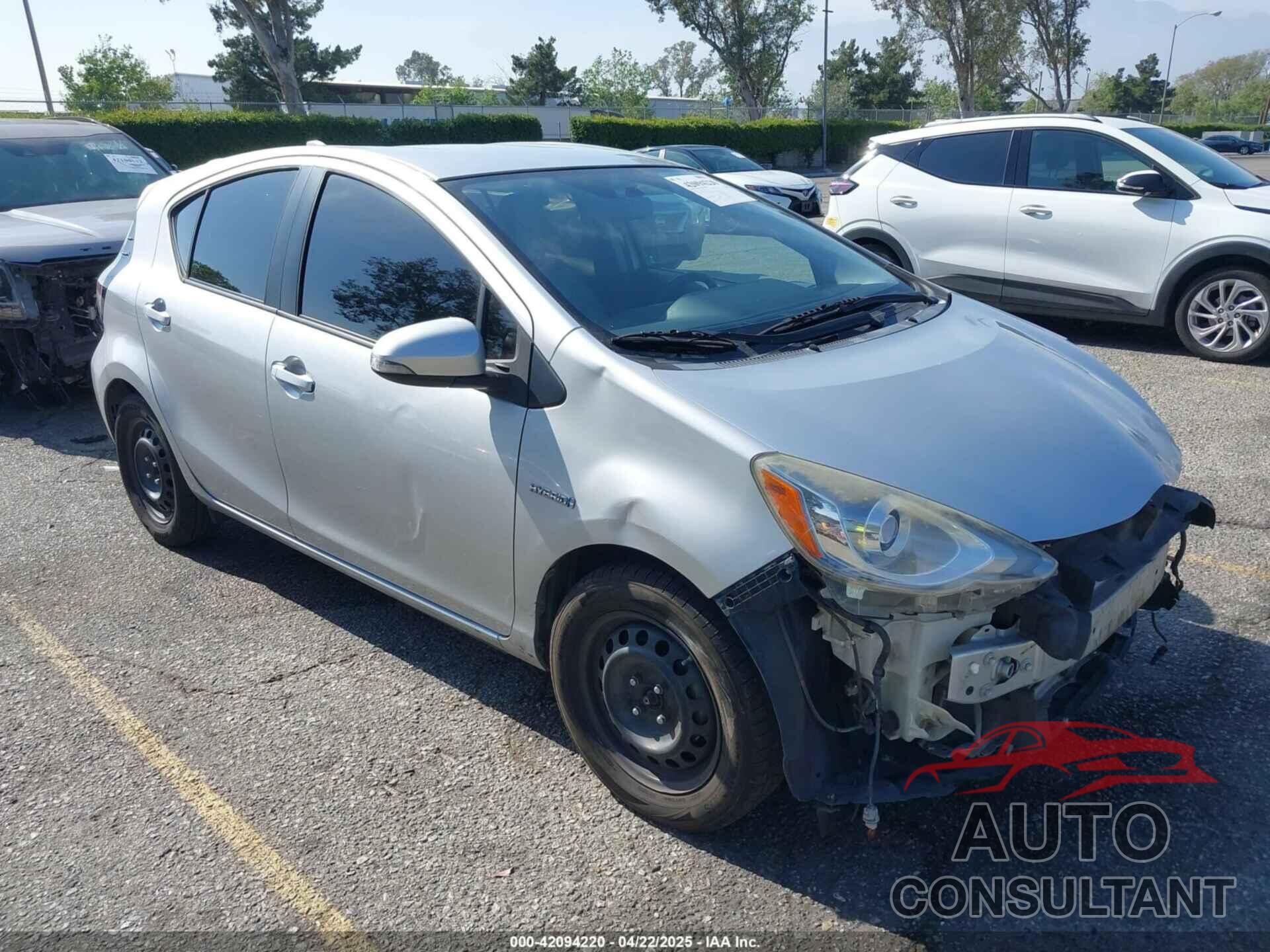TOYOTA PRIUS C 2016 - JTDKDTB35G1117843
