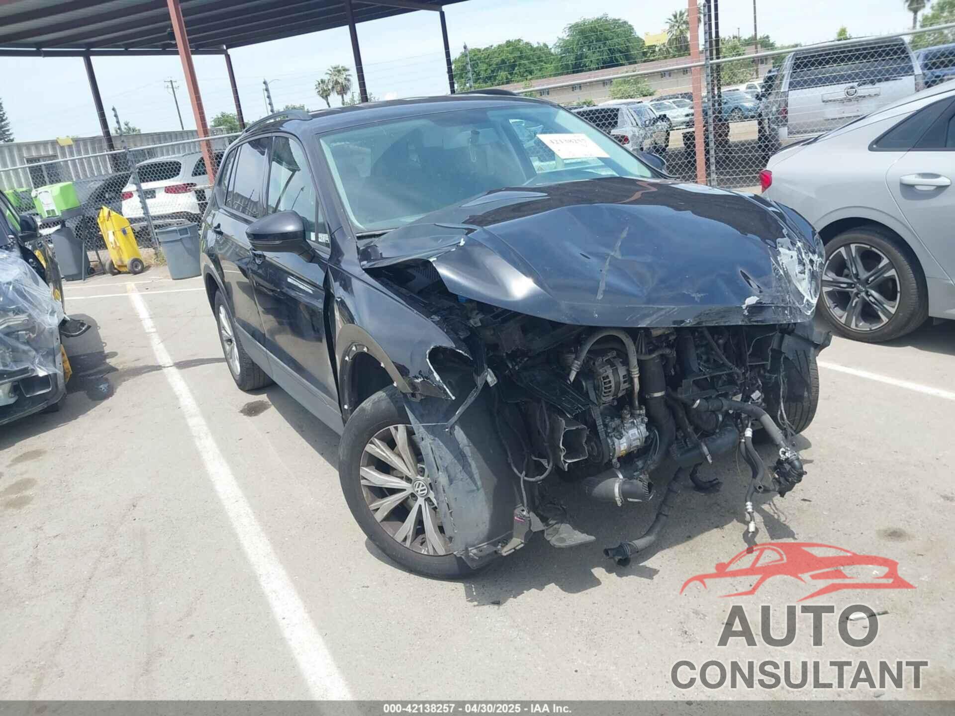 VOLKSWAGEN TIGUAN 2018 - 3VV1B7AX1JM016100
