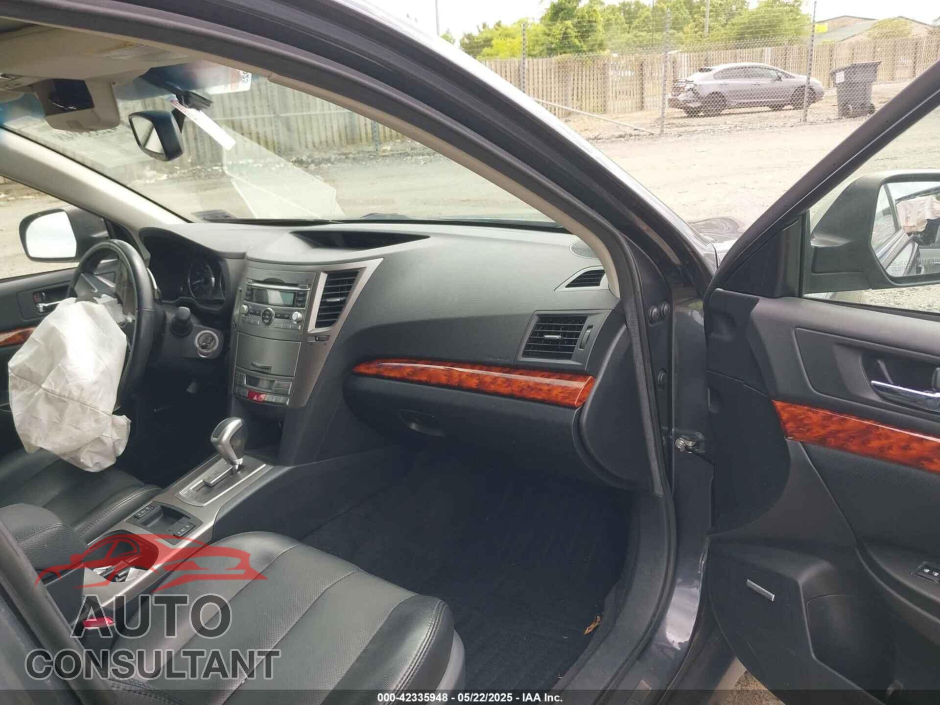 SUBARU OUTBACK 2011 - 4S4BRBKC2B3337820